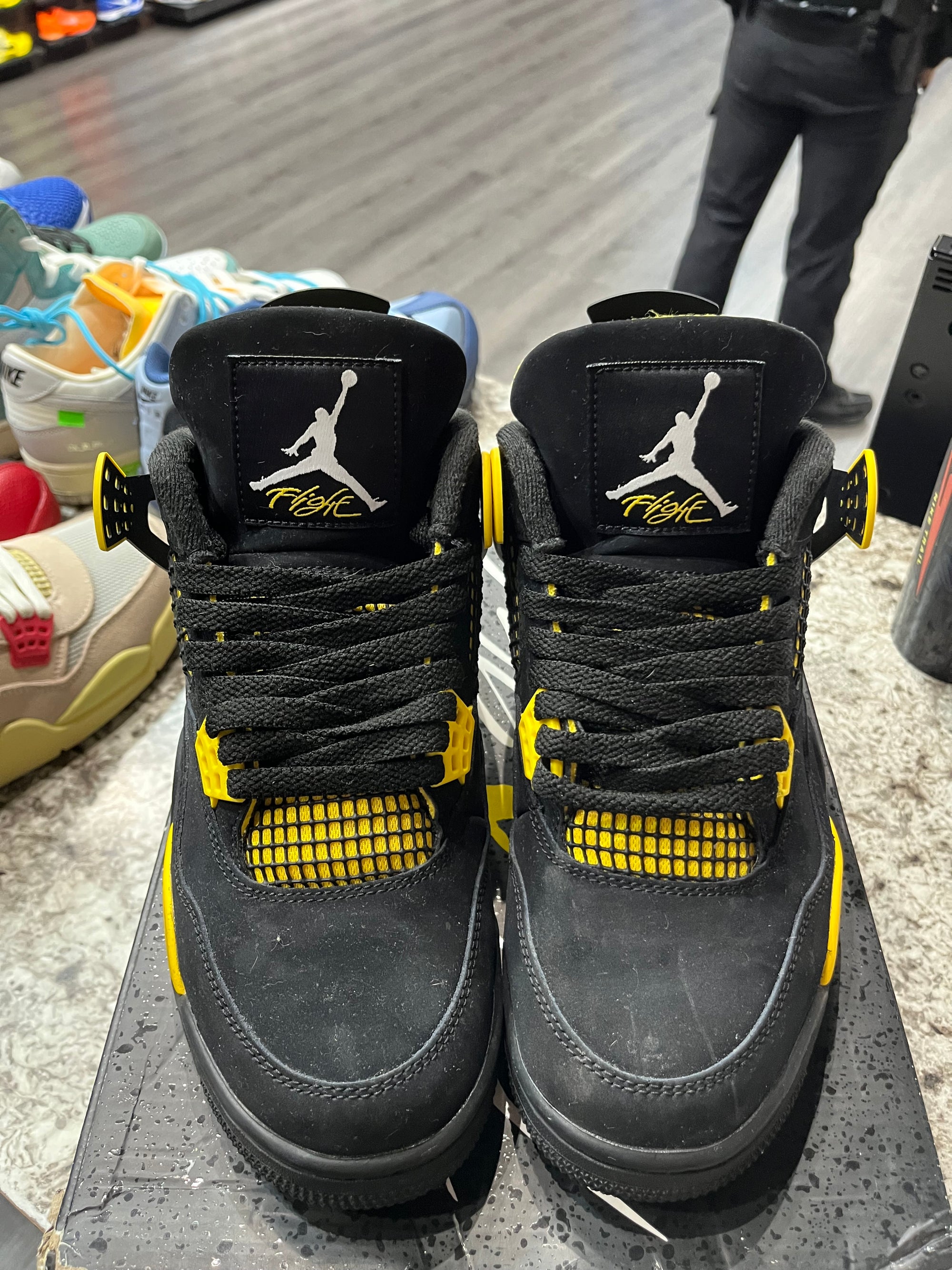 Jordan 4 Retro Thunder (2023)