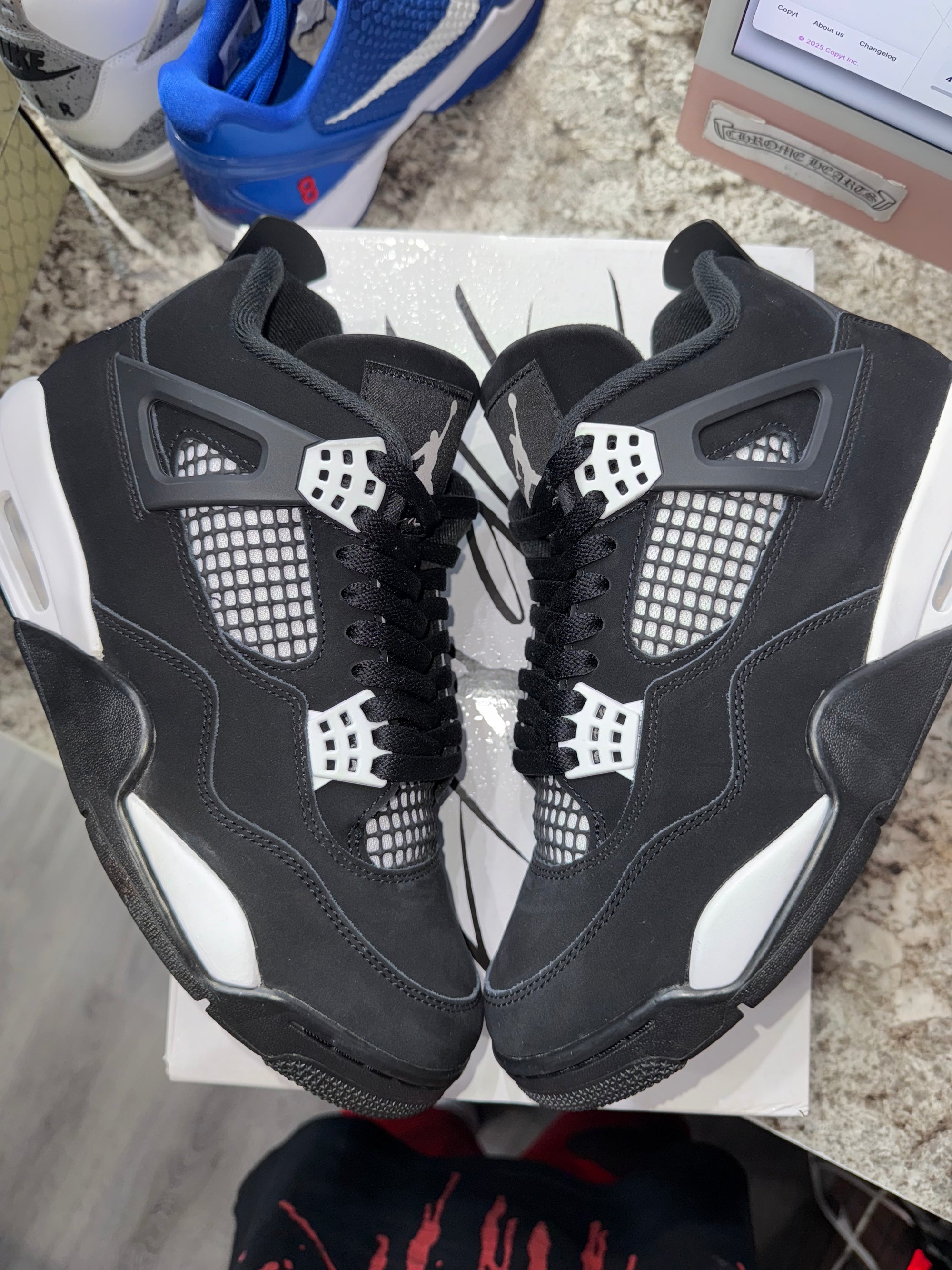 Jordan 4 Retro White Thunder
