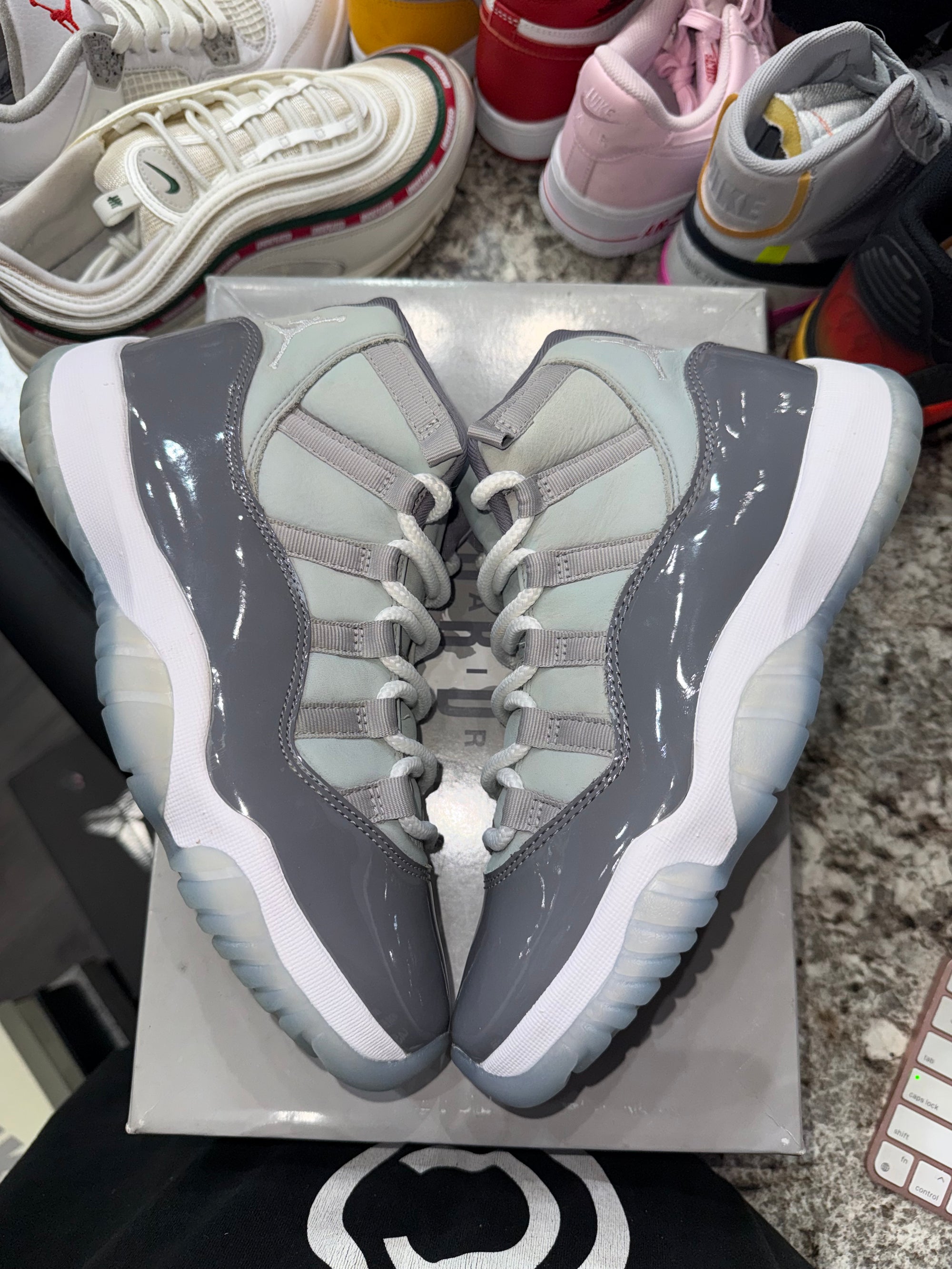 Jordan 11 Retro Cool Grey (2021) (DISCOLORED)