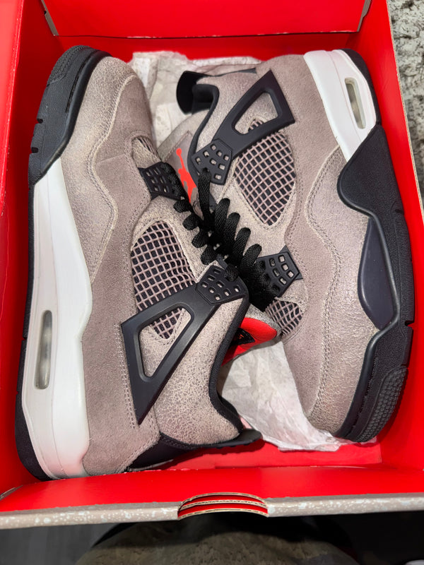 Jordan 4 Retro Taupe Haze (DAMAGED BOX)