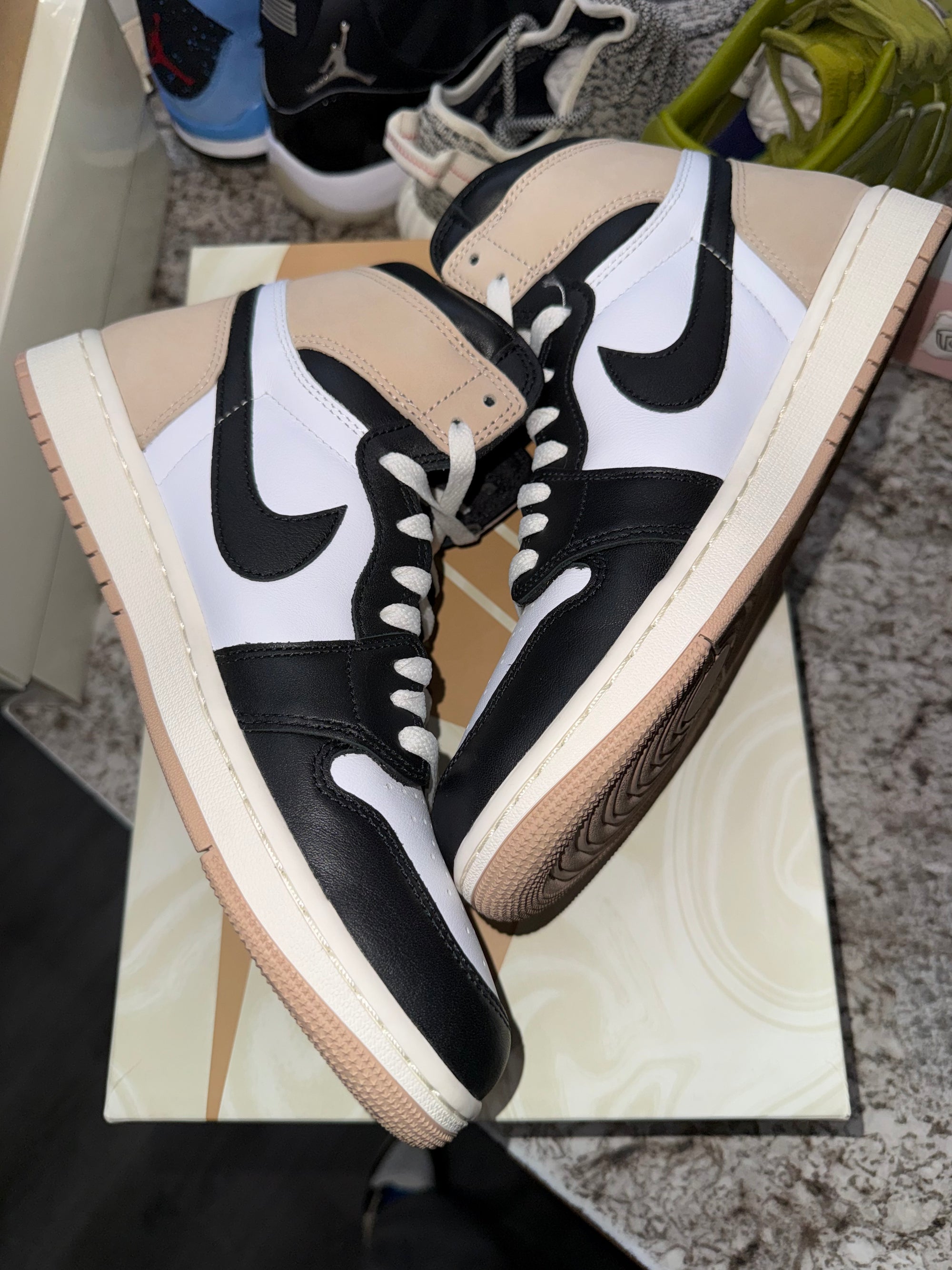 Jordan 1 Retro High OG Latte (Women's)
