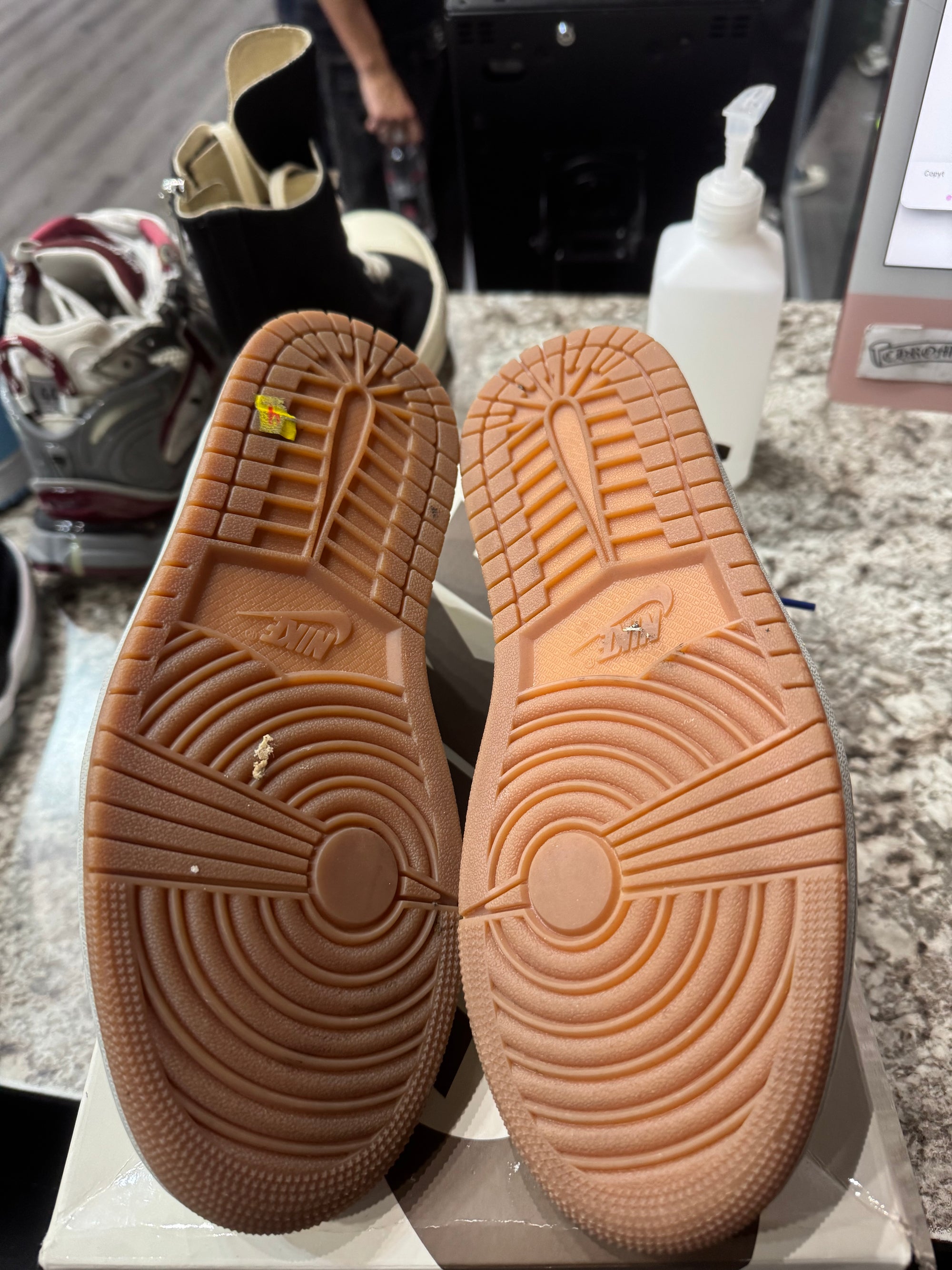 Jordan 1 Retro Low OG SP Travis Scott Canary (Women's) (Damaged Box)