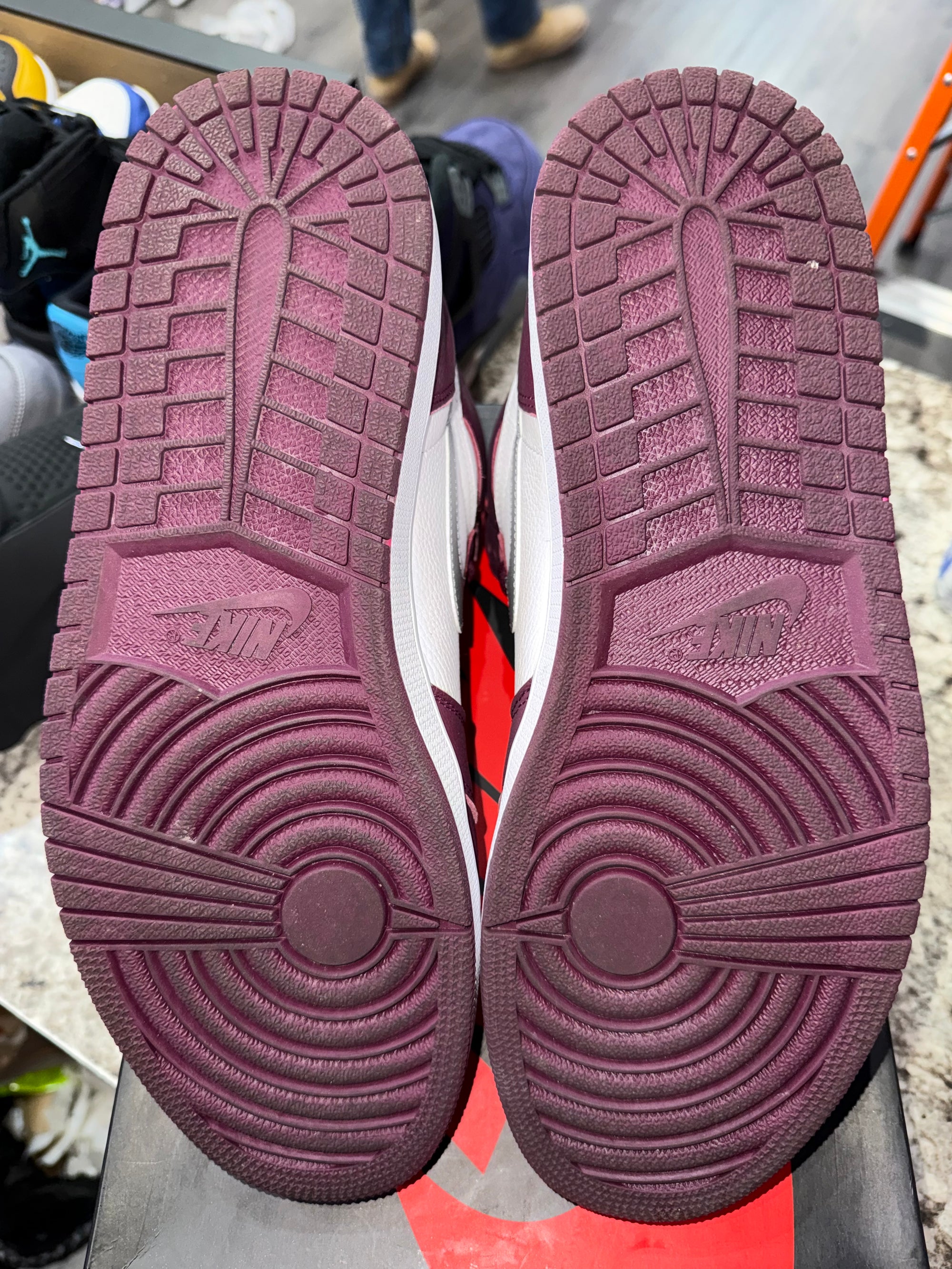Jordan 1 Retro High OG Bordeaux