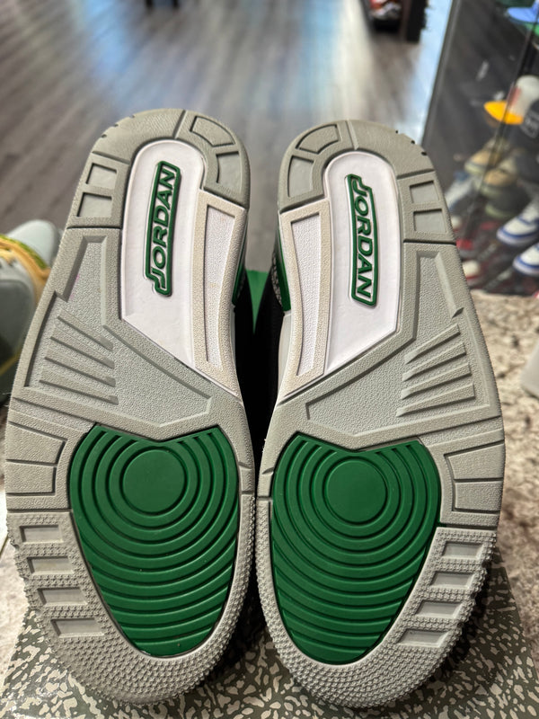Jordan 3 Retro Pine Green (Damaged Box)