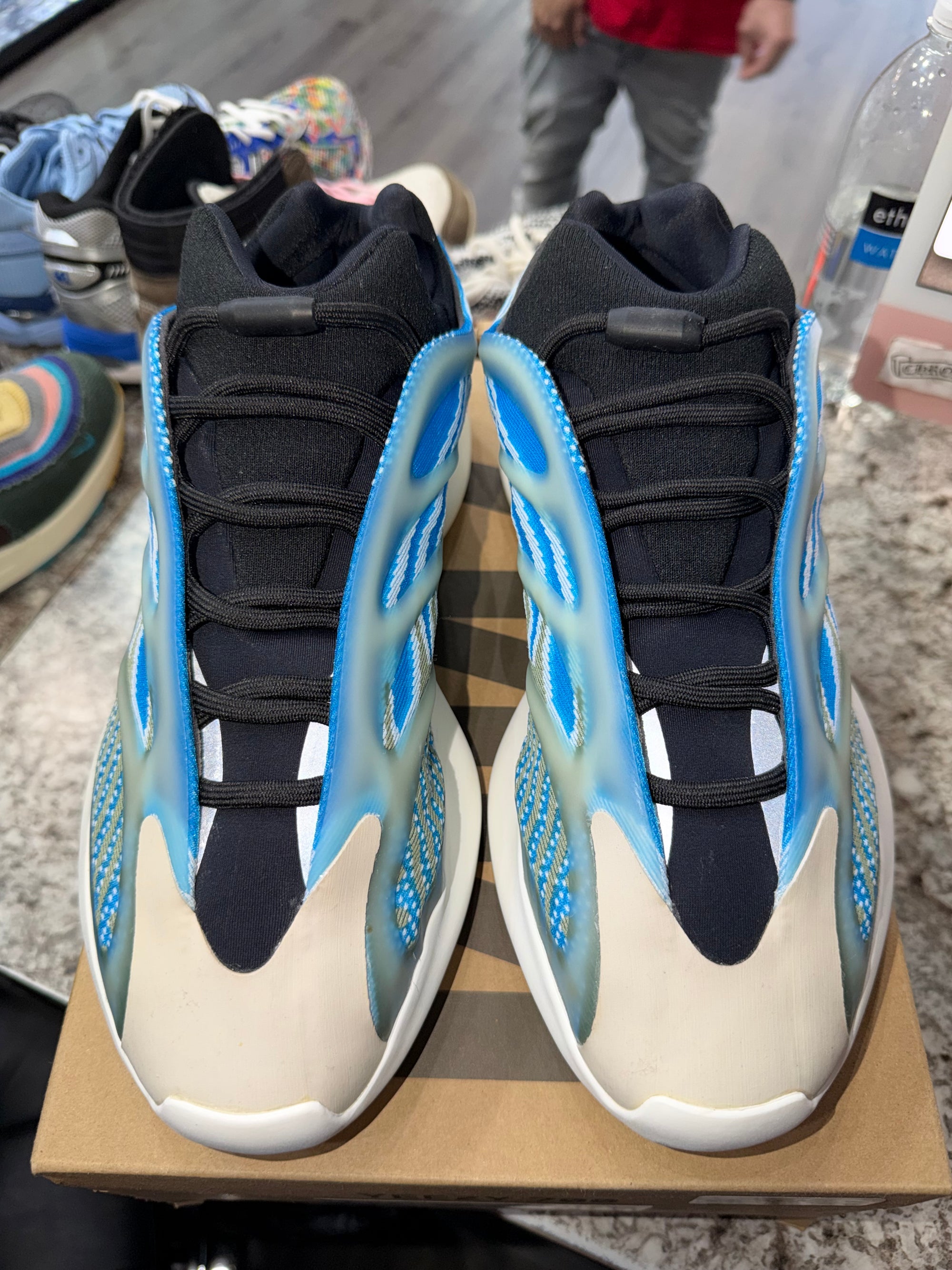 adidas Yeezy 700 V3 Arzareth