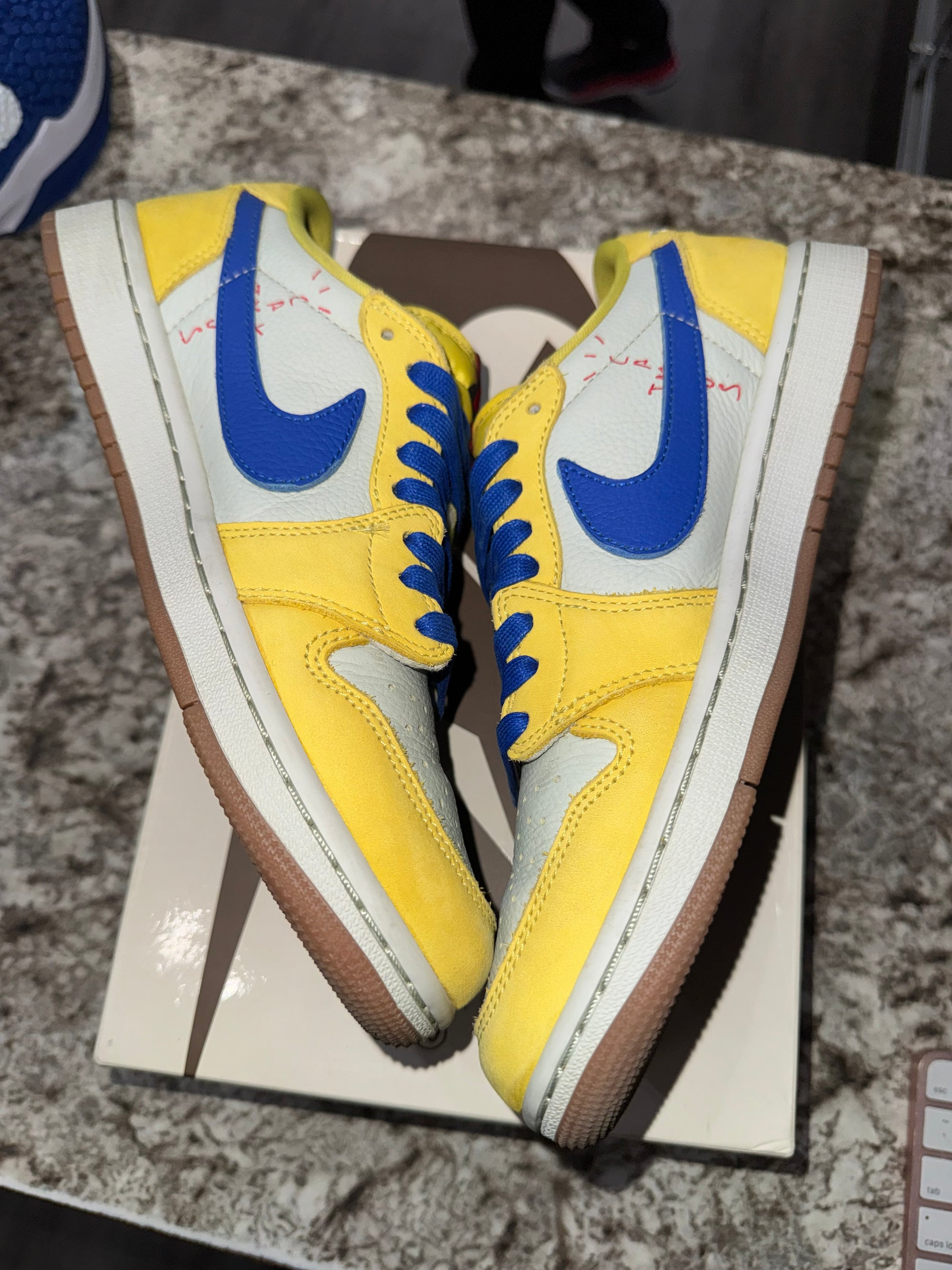 Jordan 1 Retro Low OG SP Travis Scott Canary (Women's)