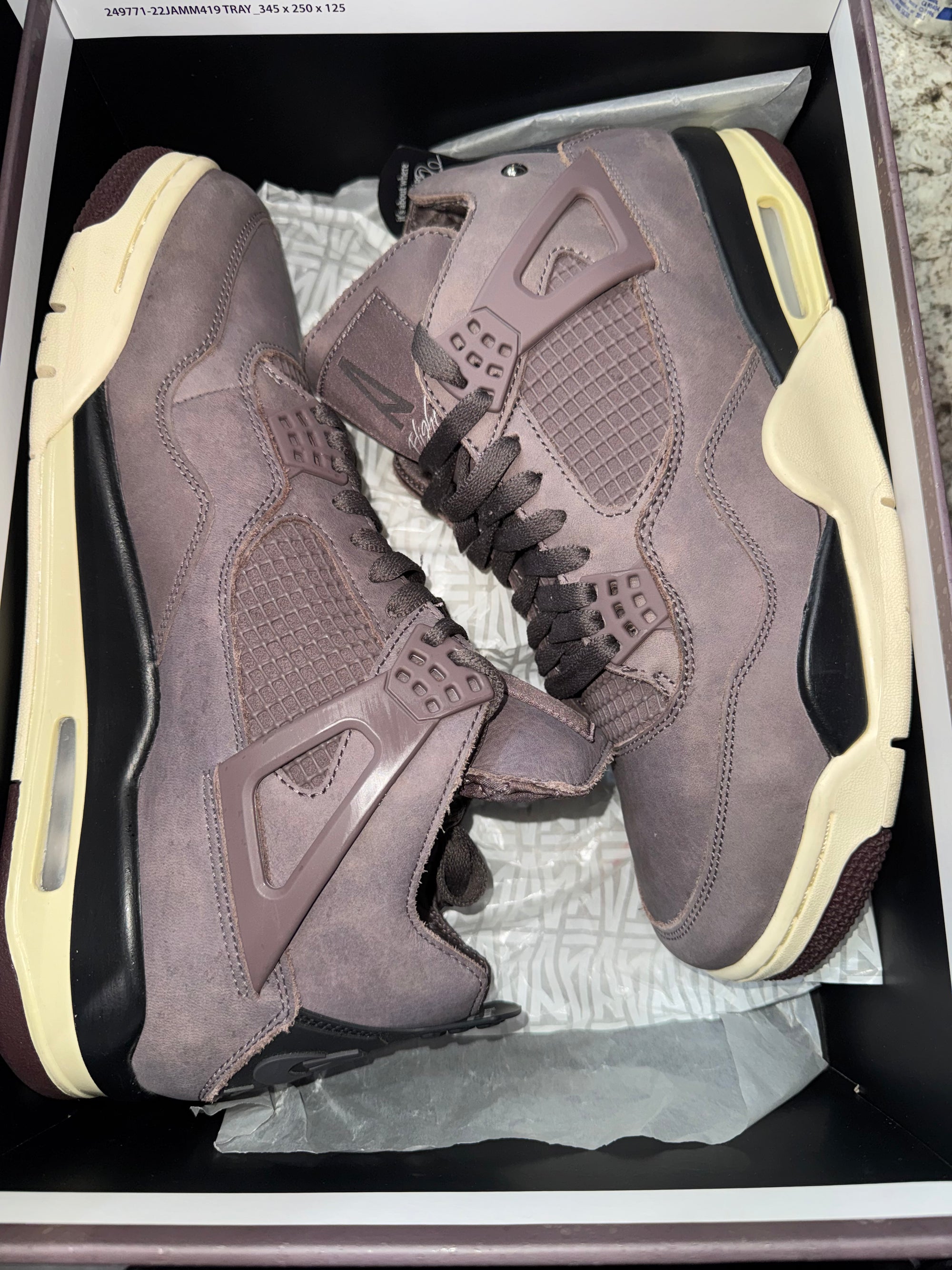 Jordan 4 Retro SP A Ma Maniére Violet Ore