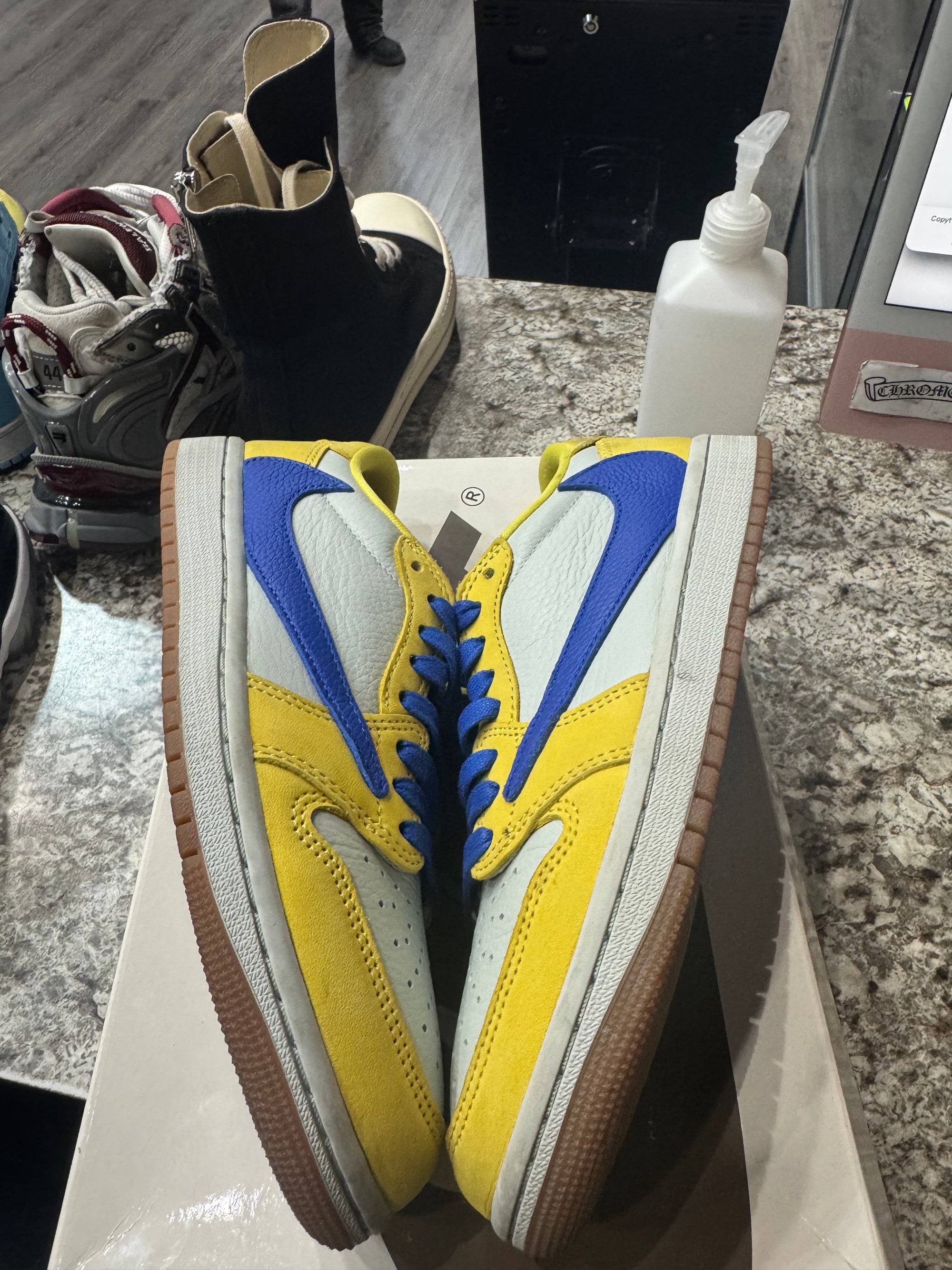 Jordan 1 Retro Low OG SP Travis Scott Canary (Women's) (Damaged Box)