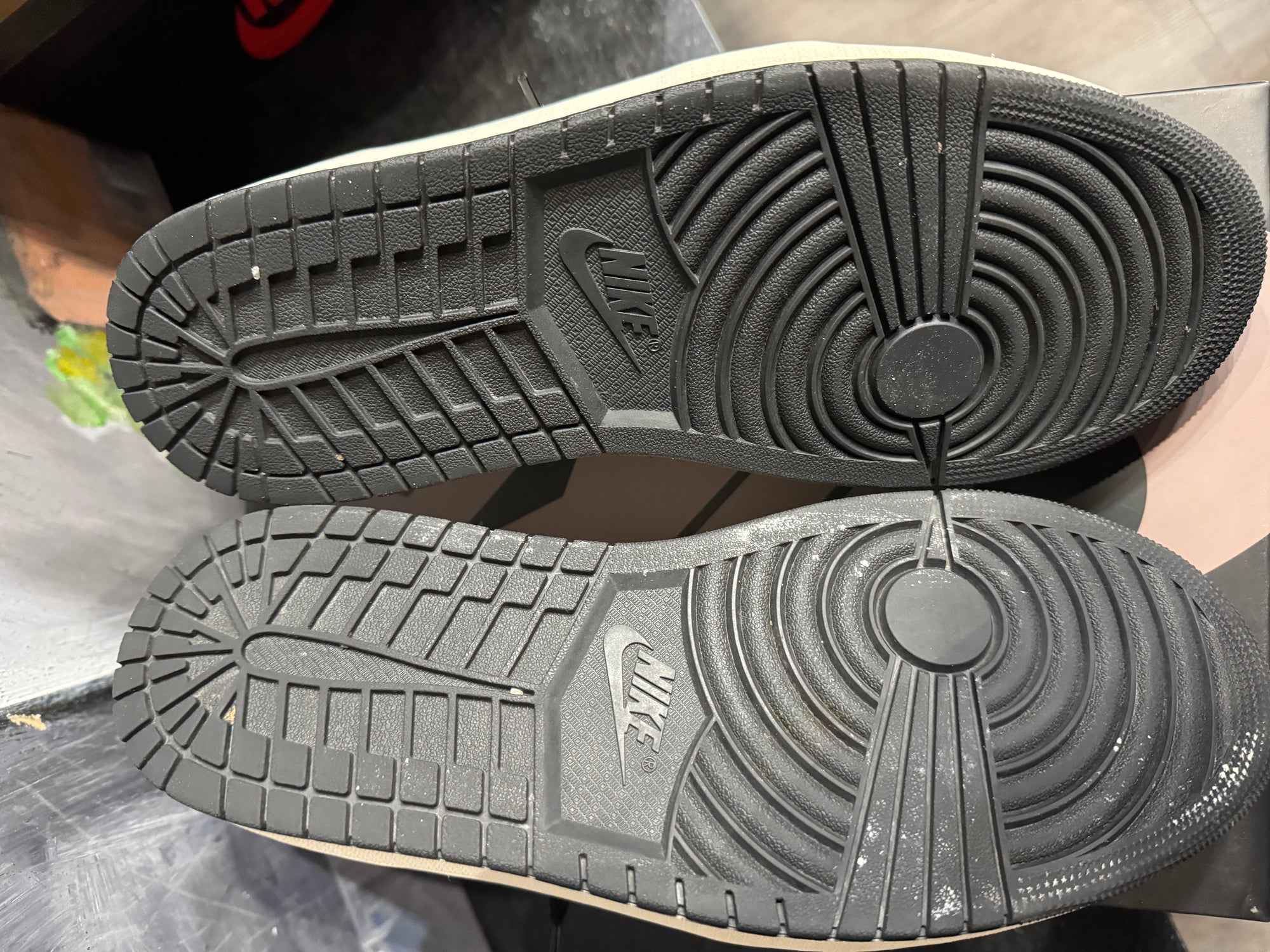 Jordan 1 Retro Low OG Mocha