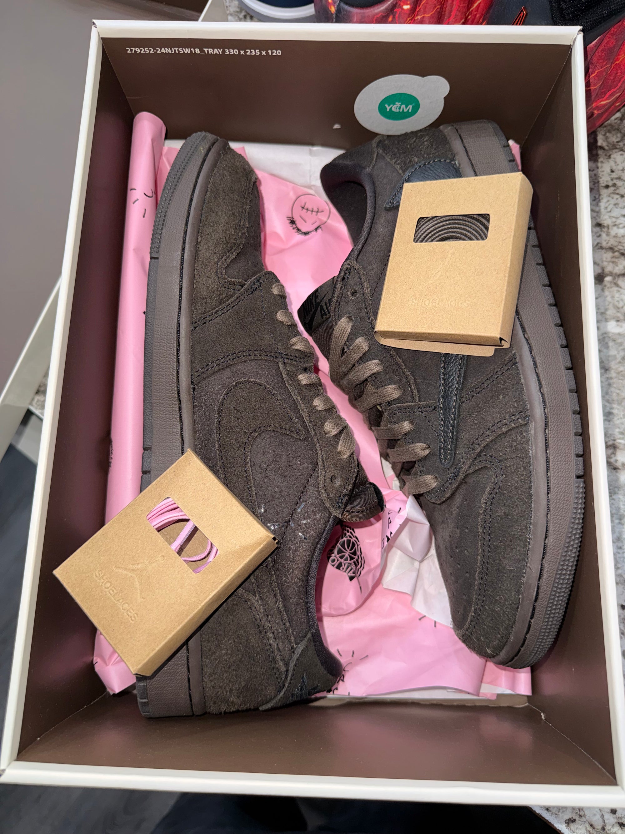Jordan 1 Retro Low OG SP Travis Scott Velvet Brown