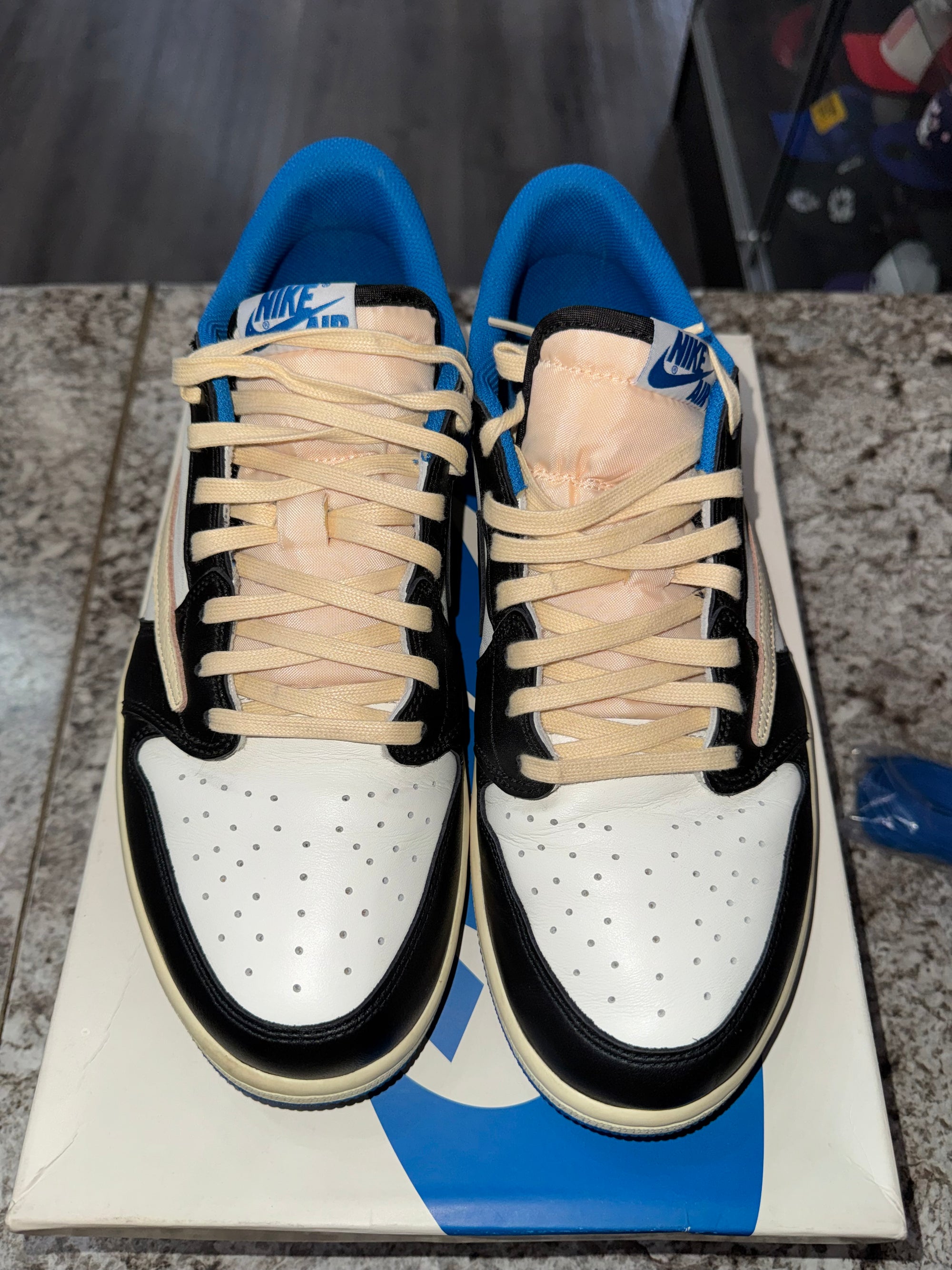Jordan 1 Retro Low OG SP Fragment x Travis Scott