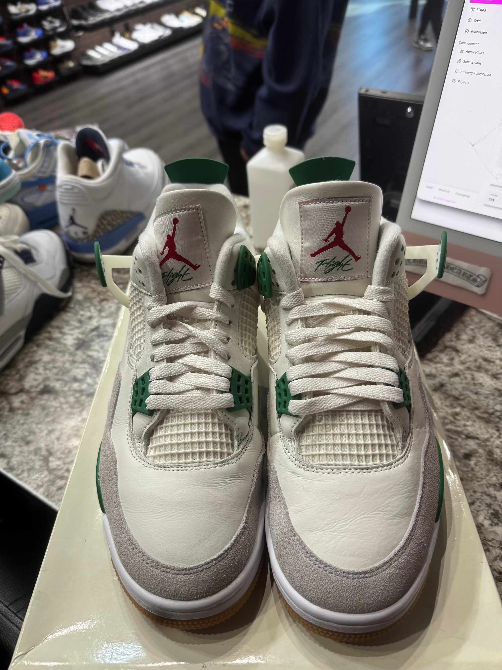 Jordan 4 Retro SB Pine Green