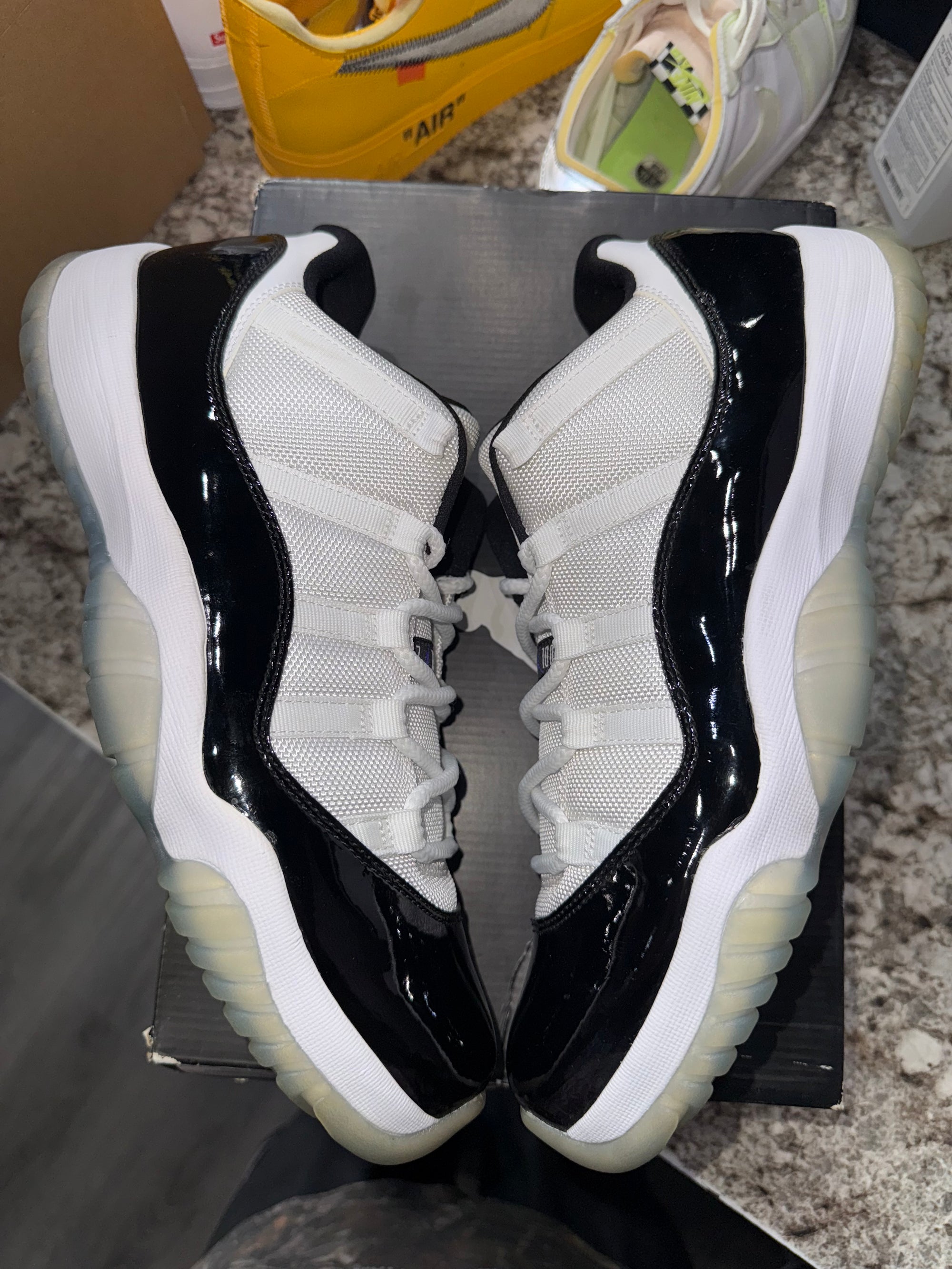 Jordan 11 Retro Low Concord
