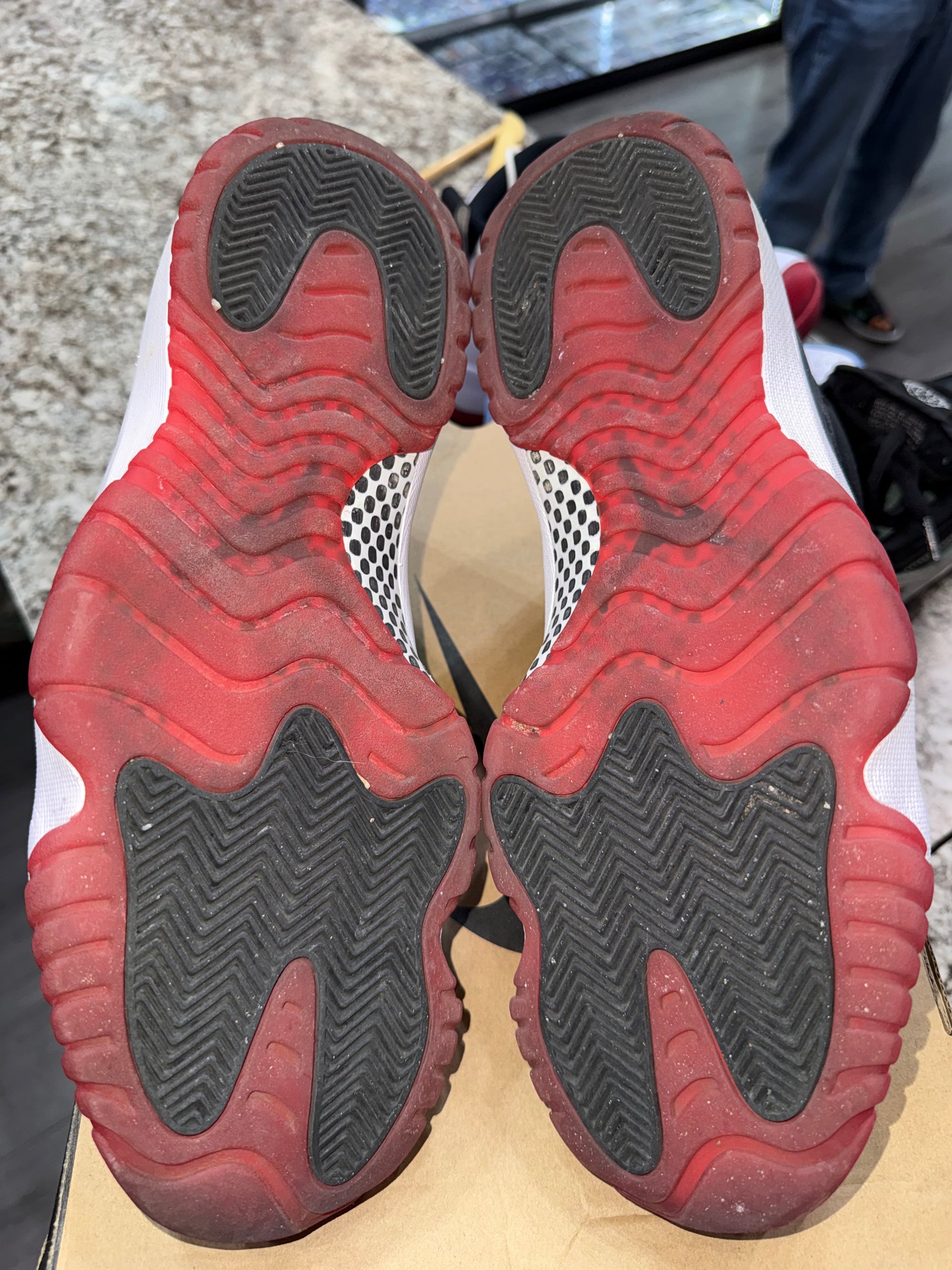 Jordan 11 Retro Playoffs Bred (2019)