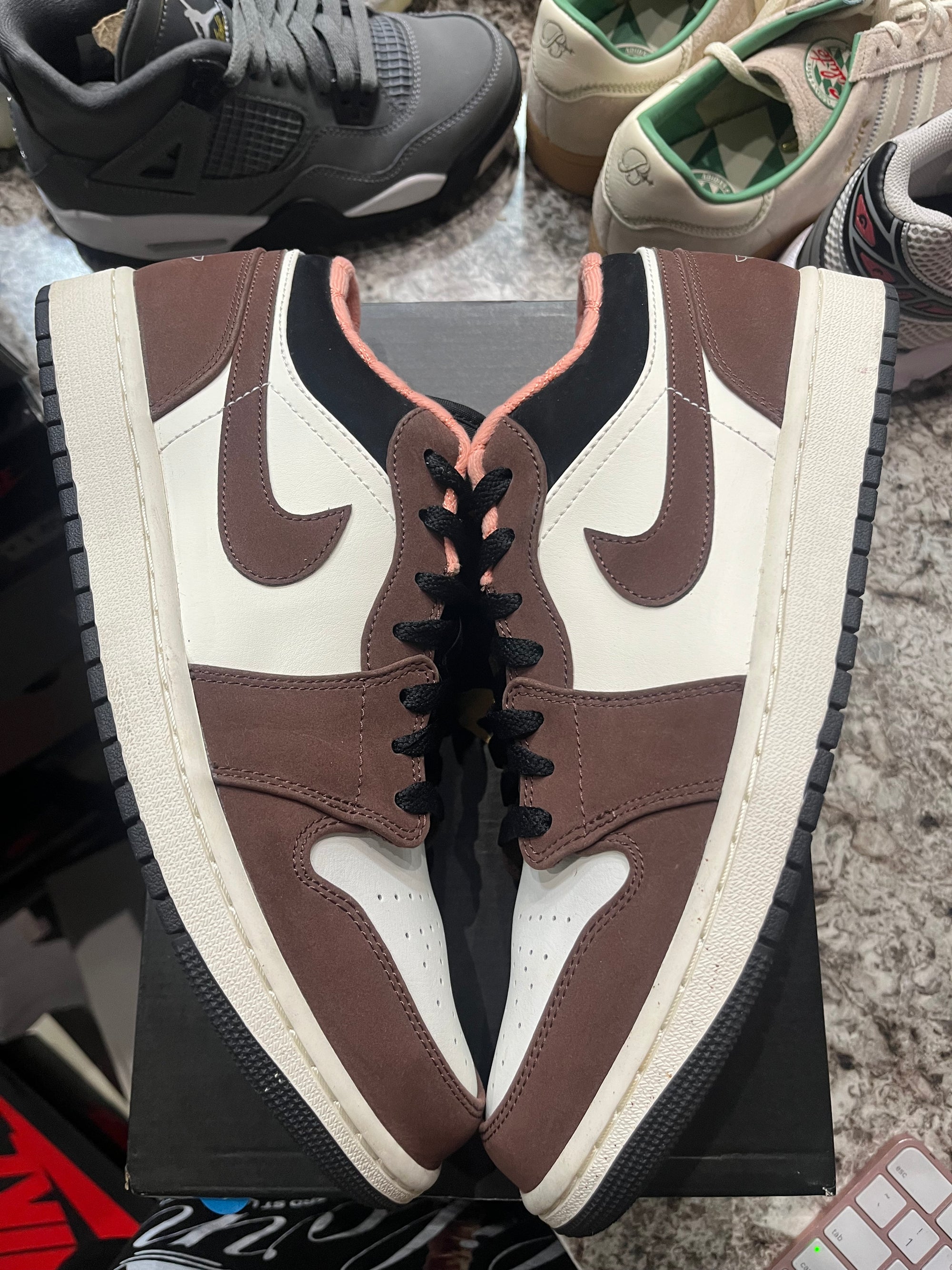 Jordan 1 Low Mocha