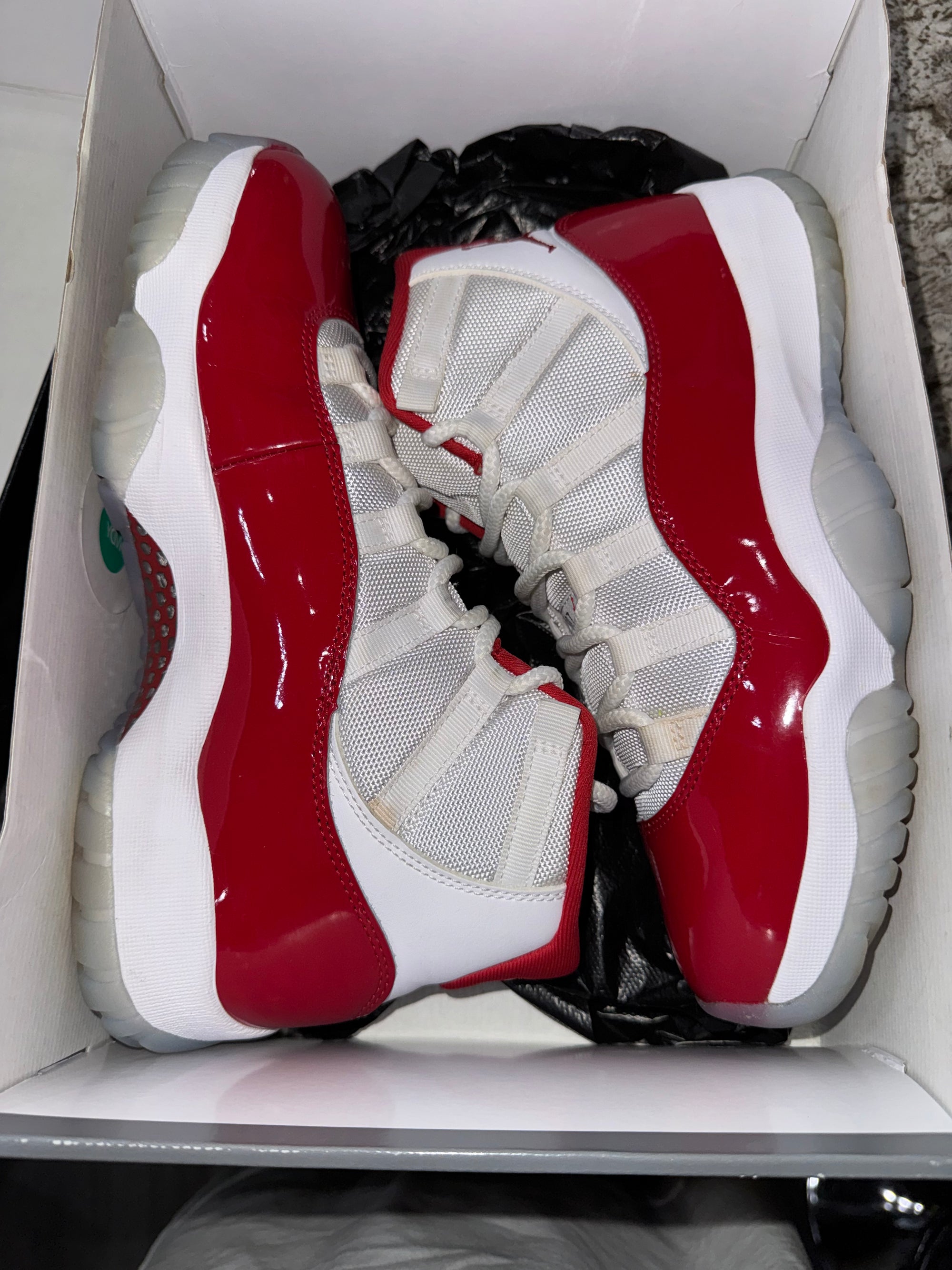Jordan 11 Retro Cherry (2022)