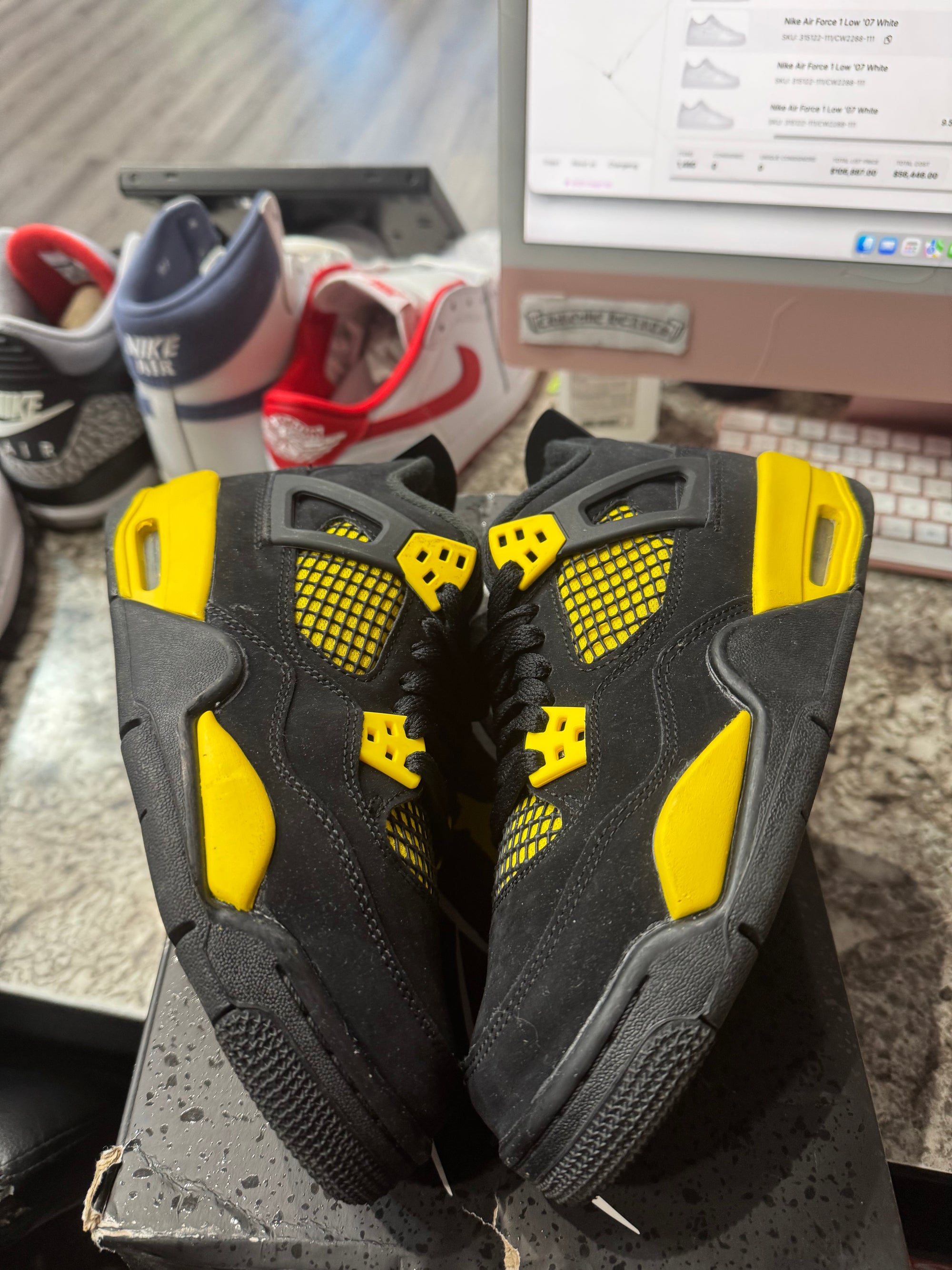 Jordan 4 Retro Thunder (2023) (GS)