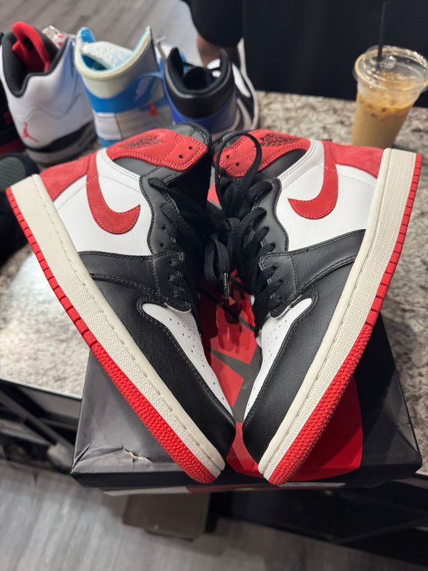 Jordan 1 Retro High Track Red