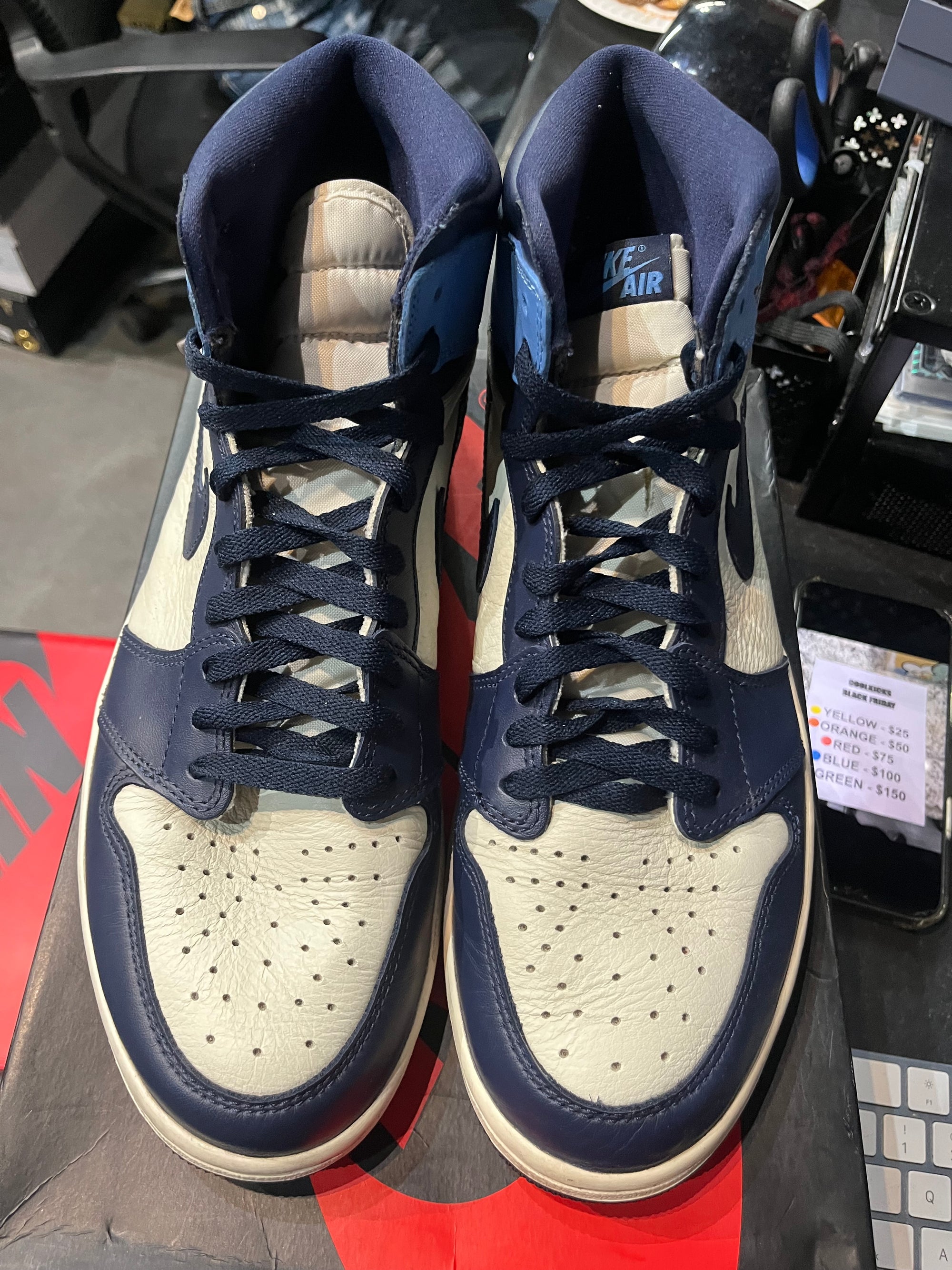 Jordan 1 Retro High Obsidian (SUNDAY DROP)
