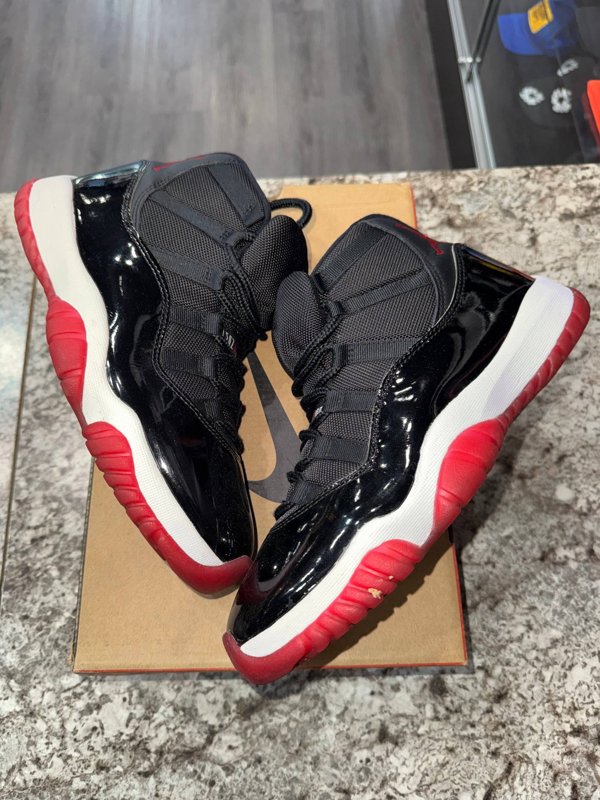 Jordan 11 Retro Playoffs Bred (2019)