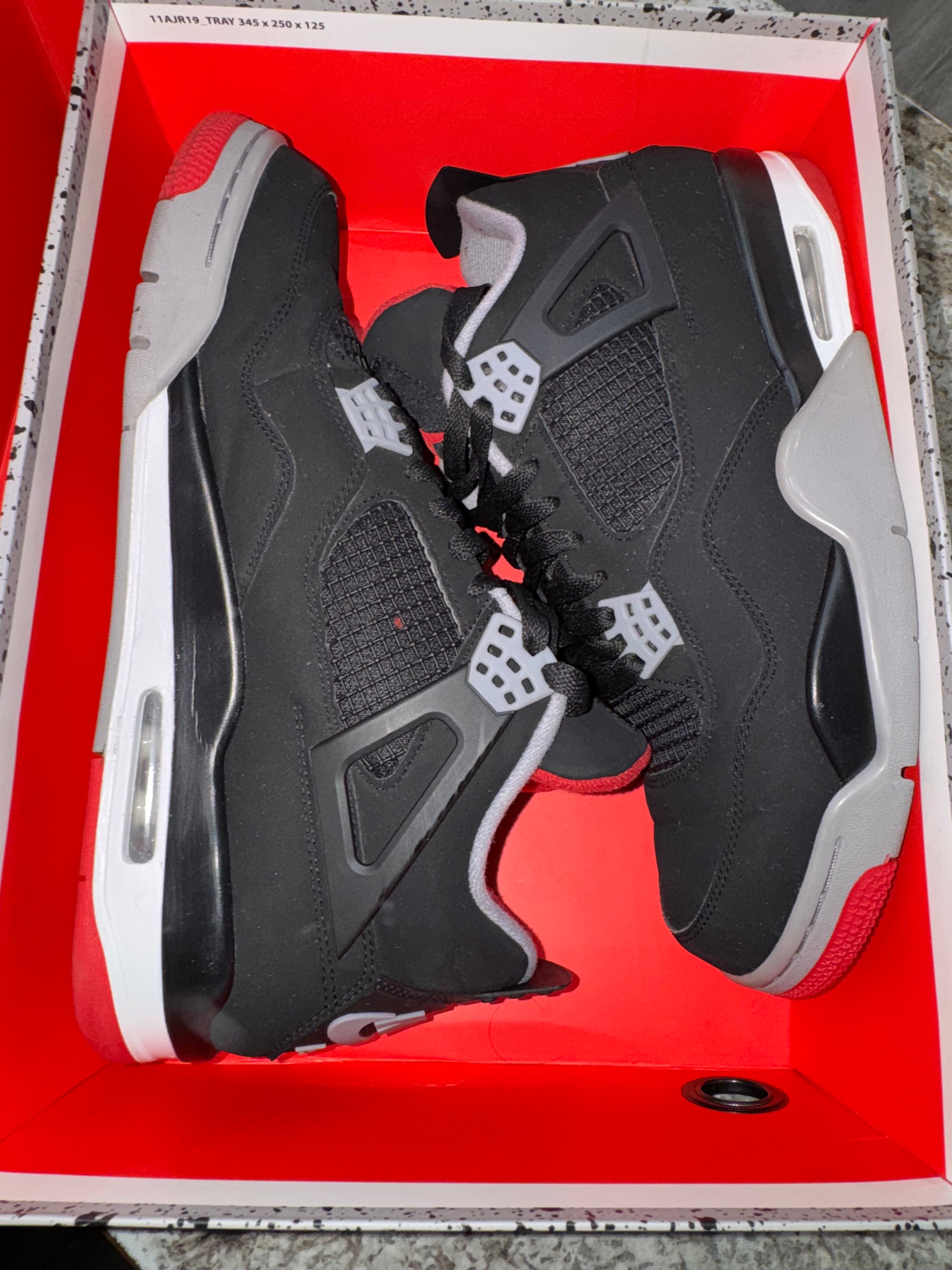 Jordan 4 Retro Bred (2019)