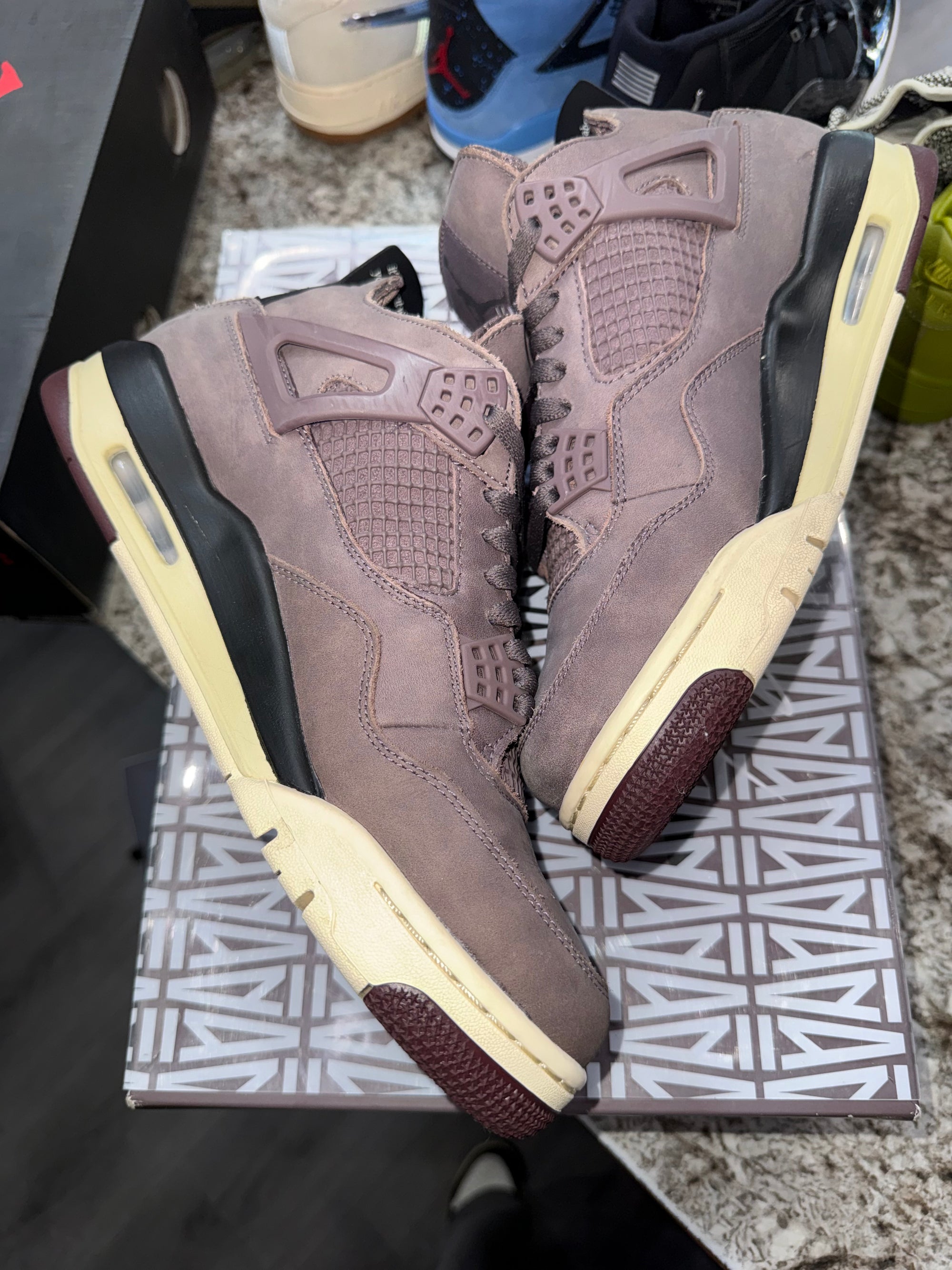 Jordan 4 Retro SP A Ma Maniére Violet Ore