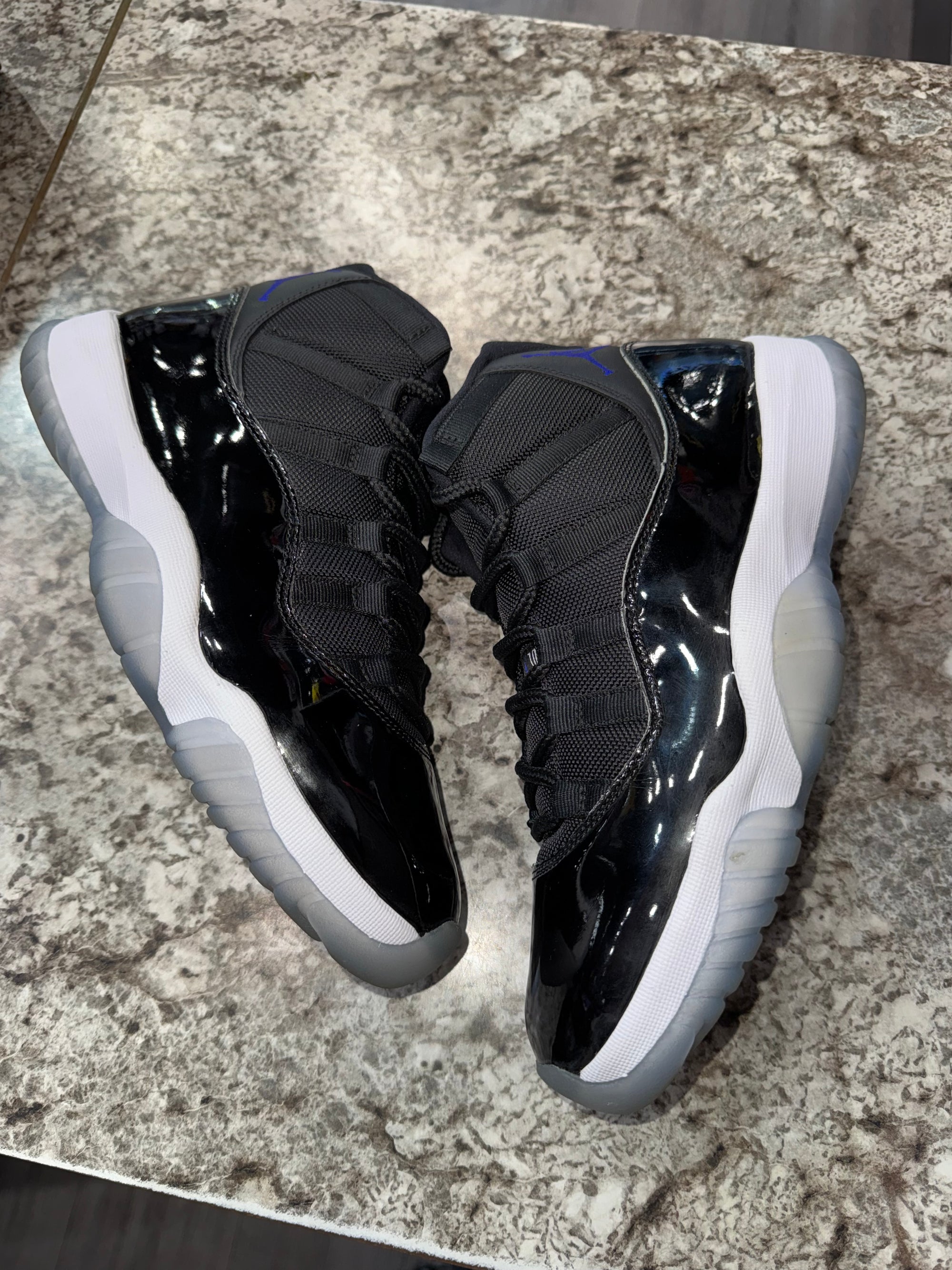 Jordan 11 Retro Space Jam (2016)