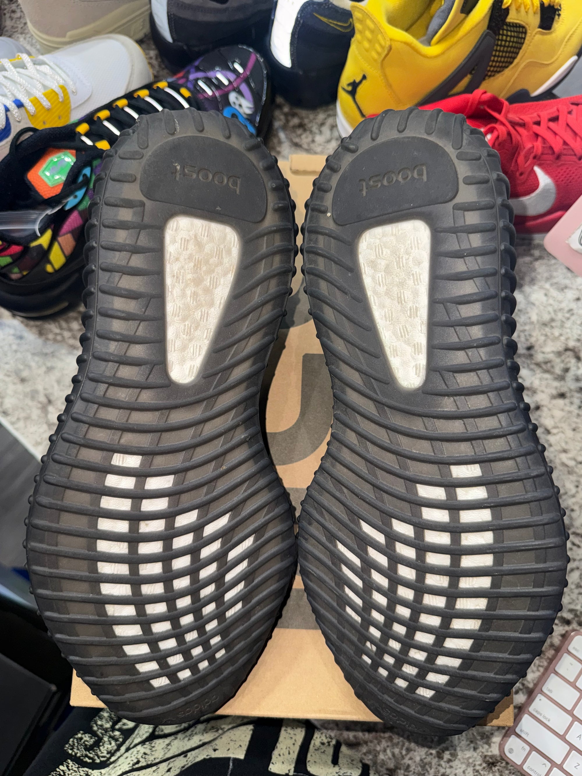 adidas Yeezy Boost 350 V2 Black Red