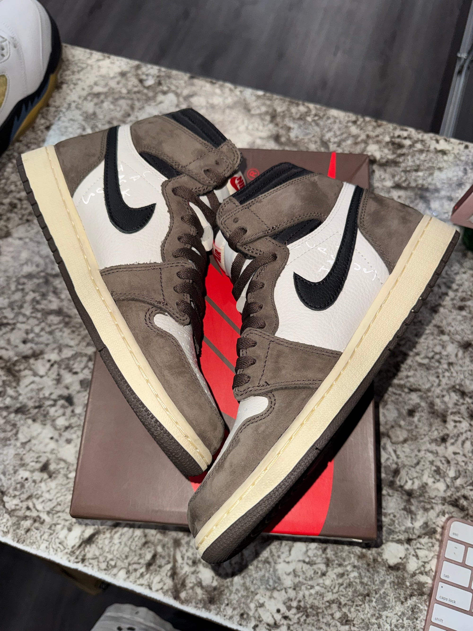 Jordan 1 Retro High OG SP Travis Scott Mocha