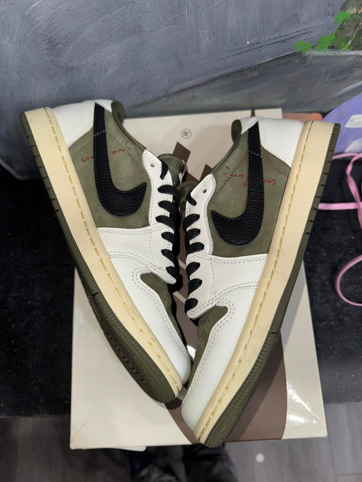 Jordan 1 Retro Low OG SP Travis Scott Medium Olive