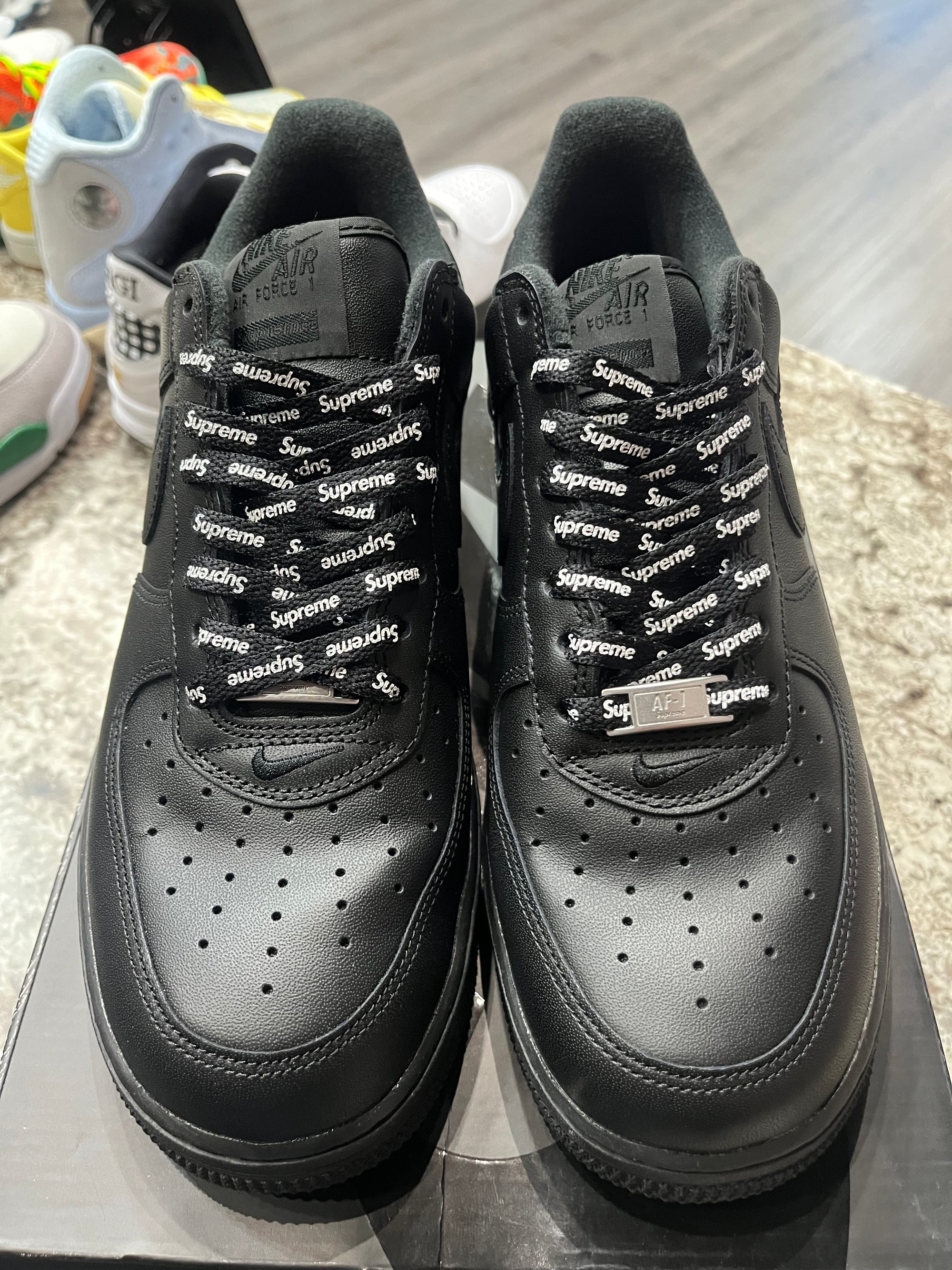 Nike Air Force 1 Low Supreme Black