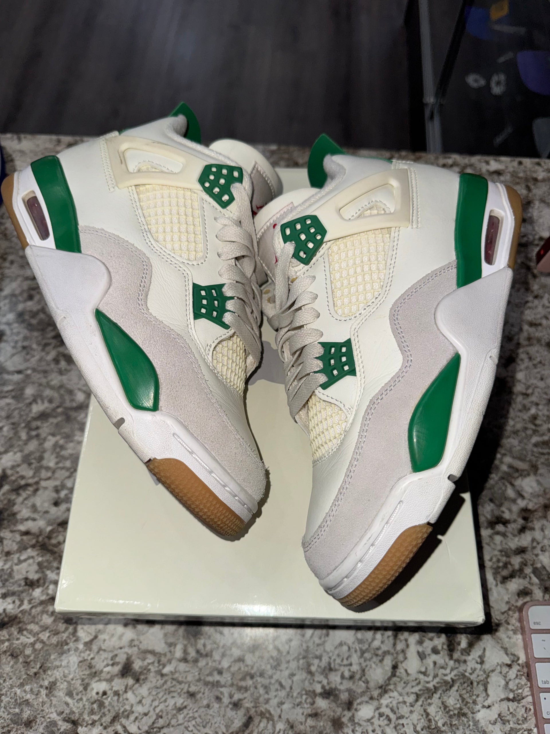 Jordan 4 Retro SB Pine Green