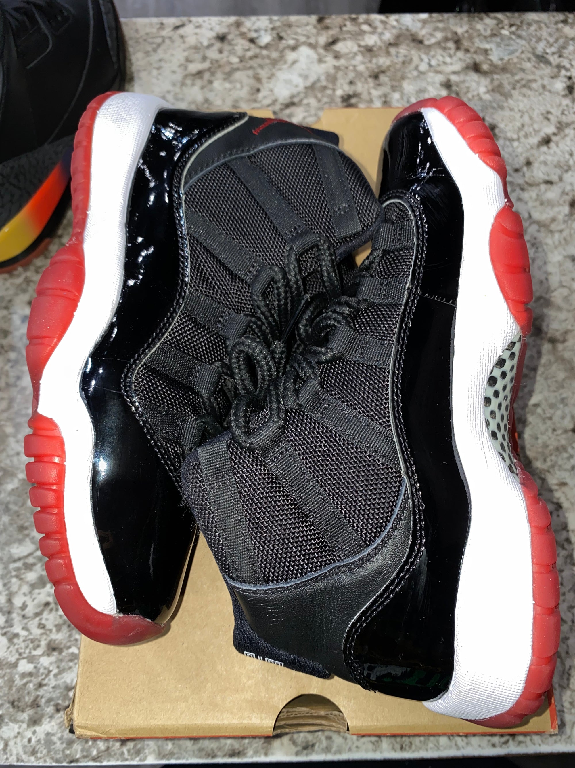 Jordan 11 Retro Playoffs Bred (2019) (GS)