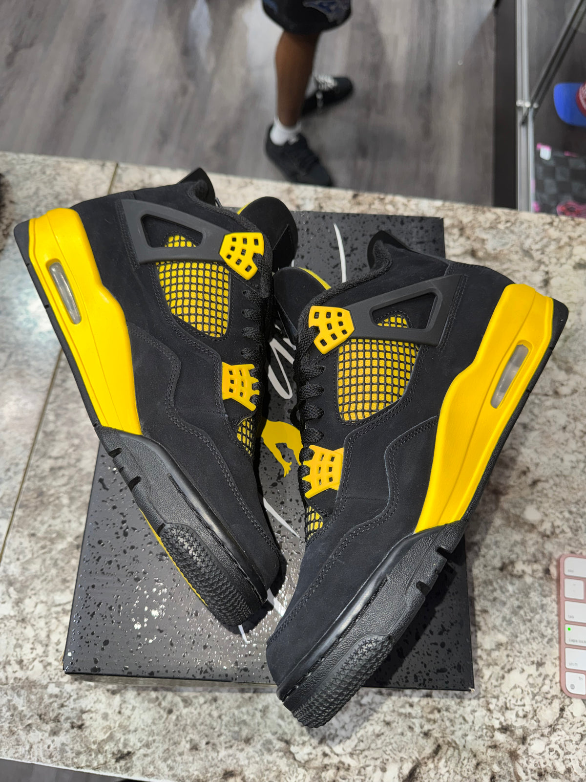 Jordan 4 Retro Thunder (2023)