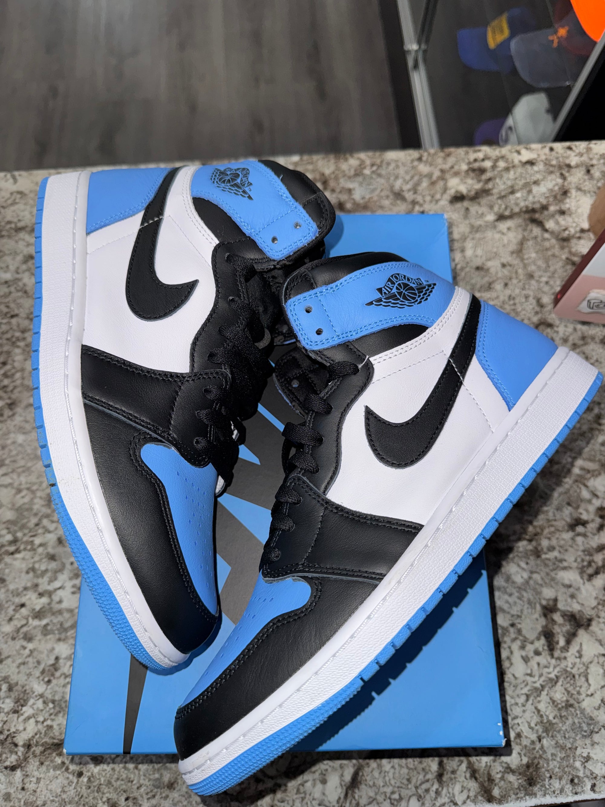Jordan 1 Retro High OG UNC Toe