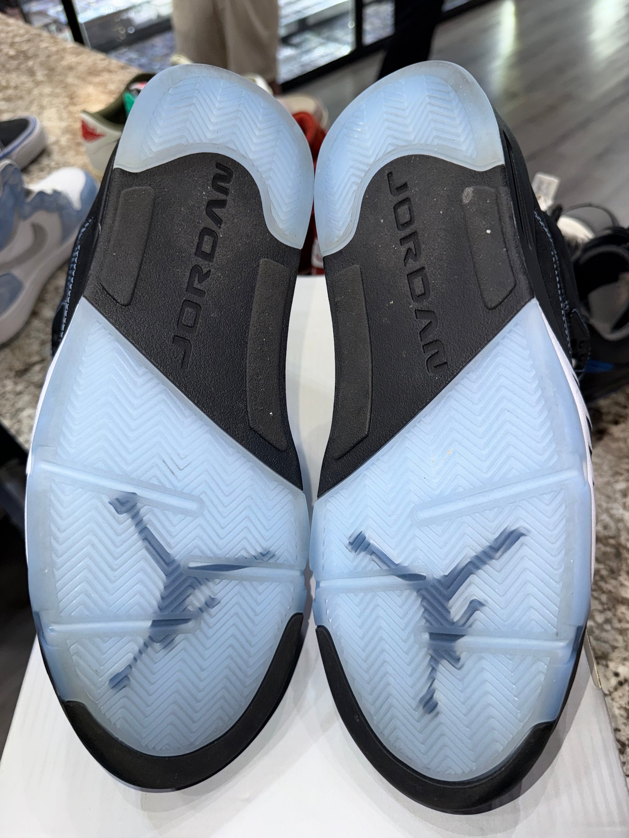Jordan 5 Retro Black University Blue (2026)