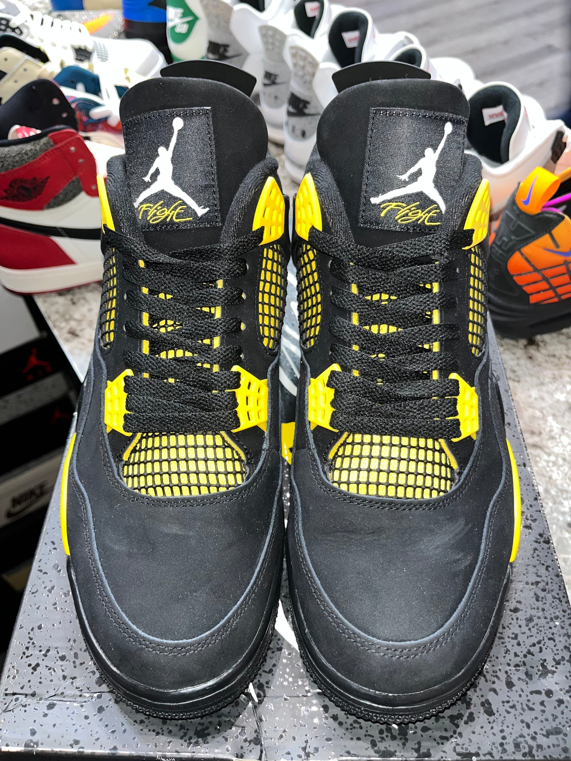 Jordan 4 Retro Thunder (2023)