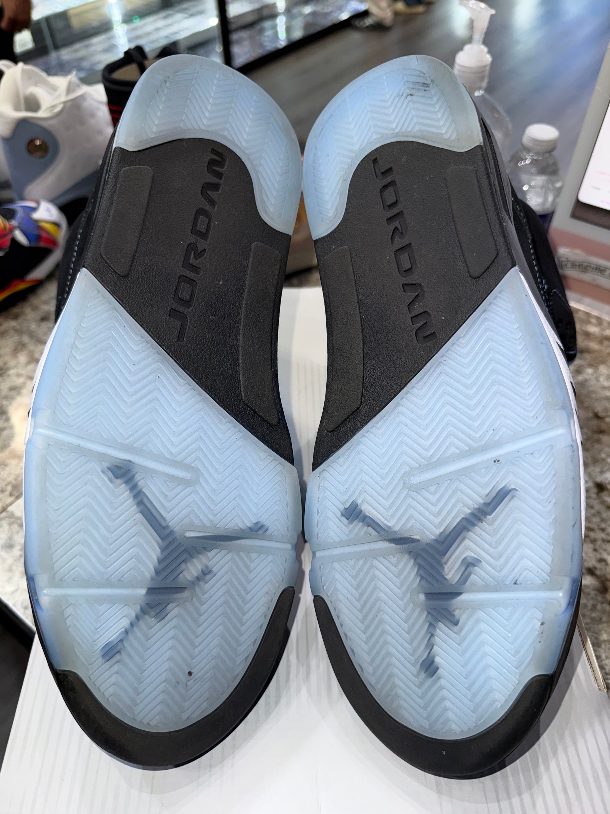 Jordan 5 Retro Black University Blue (2026)