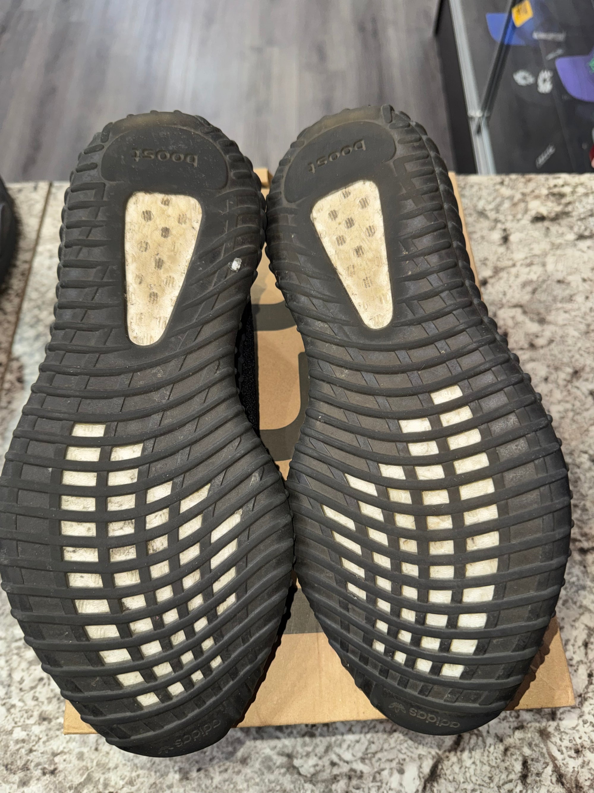 adidas Yeezy Boost 350 V2 Dazzling Blue