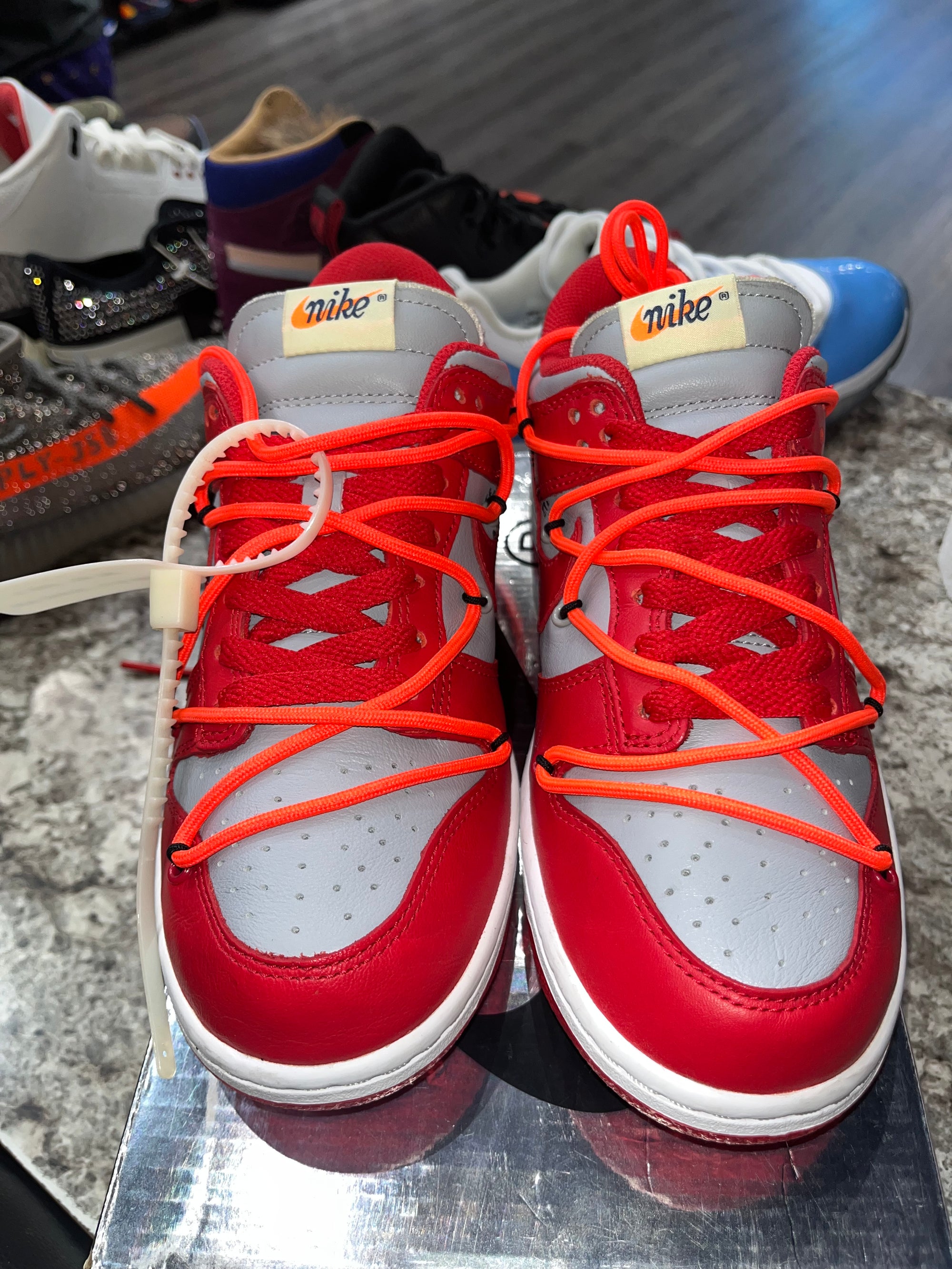 Nike Dunk Low Off-White University Red