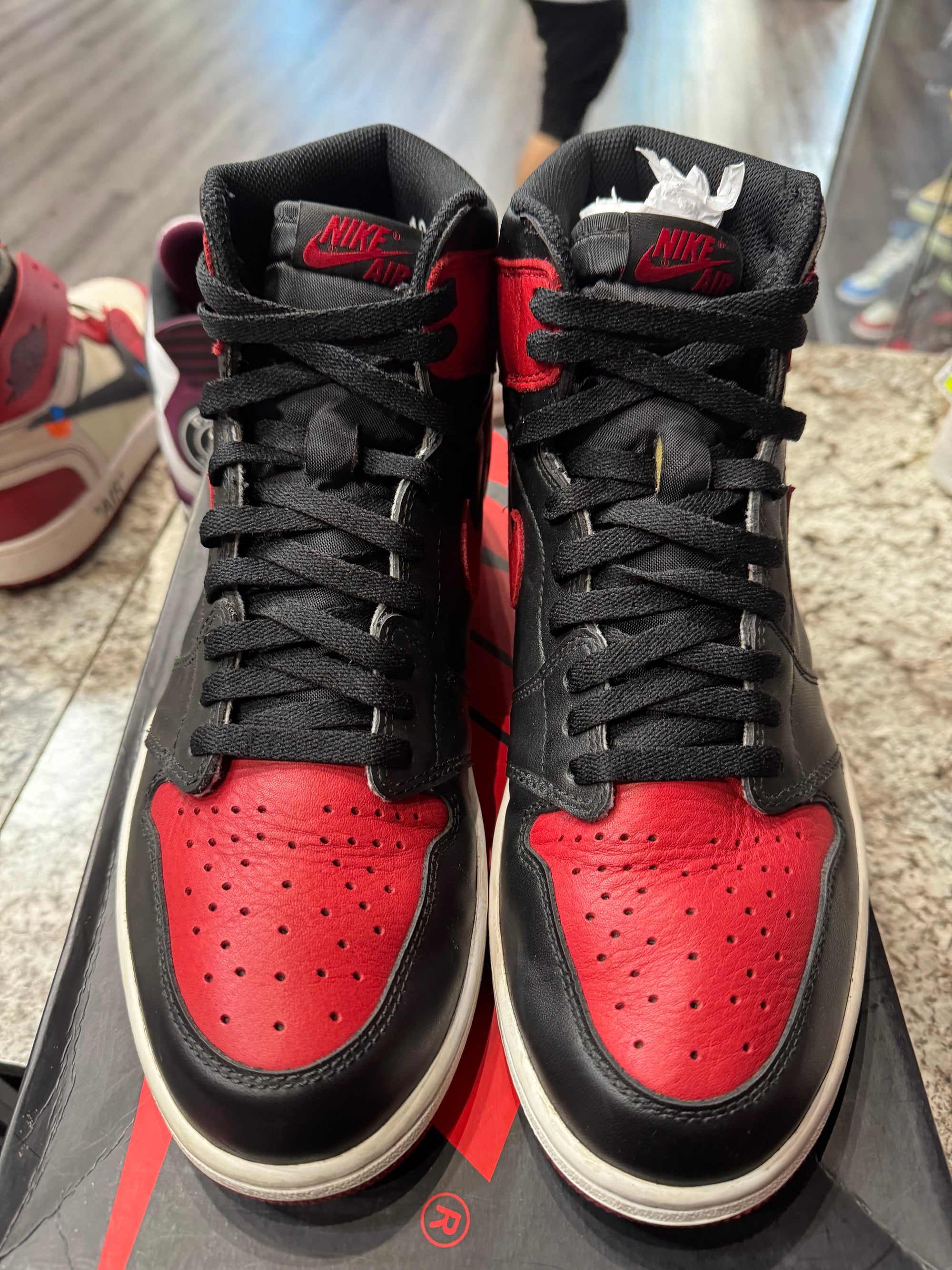 Jordan 1 Retro High Bred Banned (2016) (Damaged Box)
