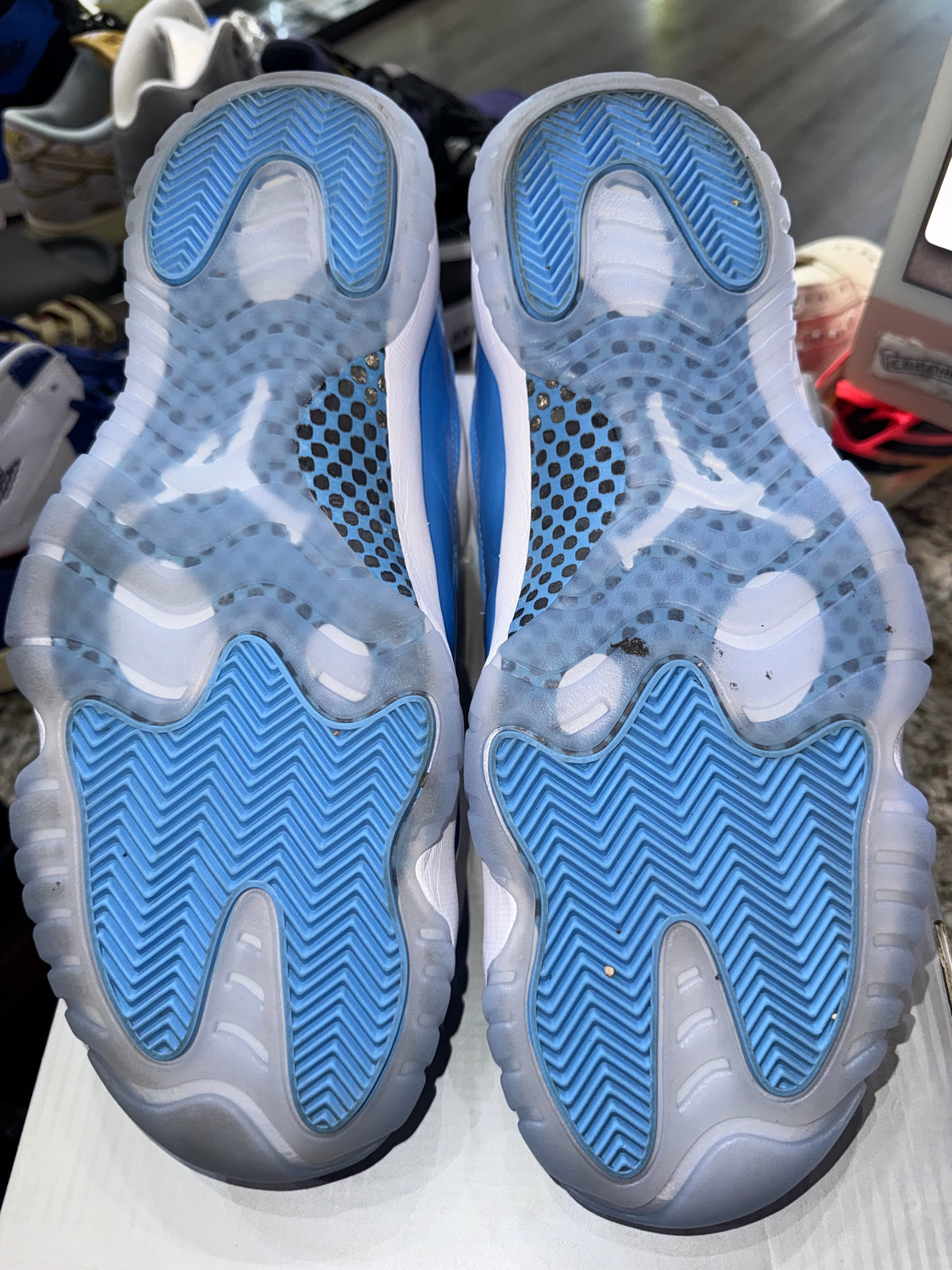 Jordan 11 Retro Low University Blue (2026)