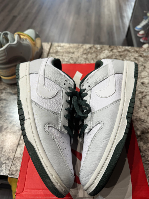 Nike Dunk Low Retro SE Photon Dust Vintage Green (Damaged Box)