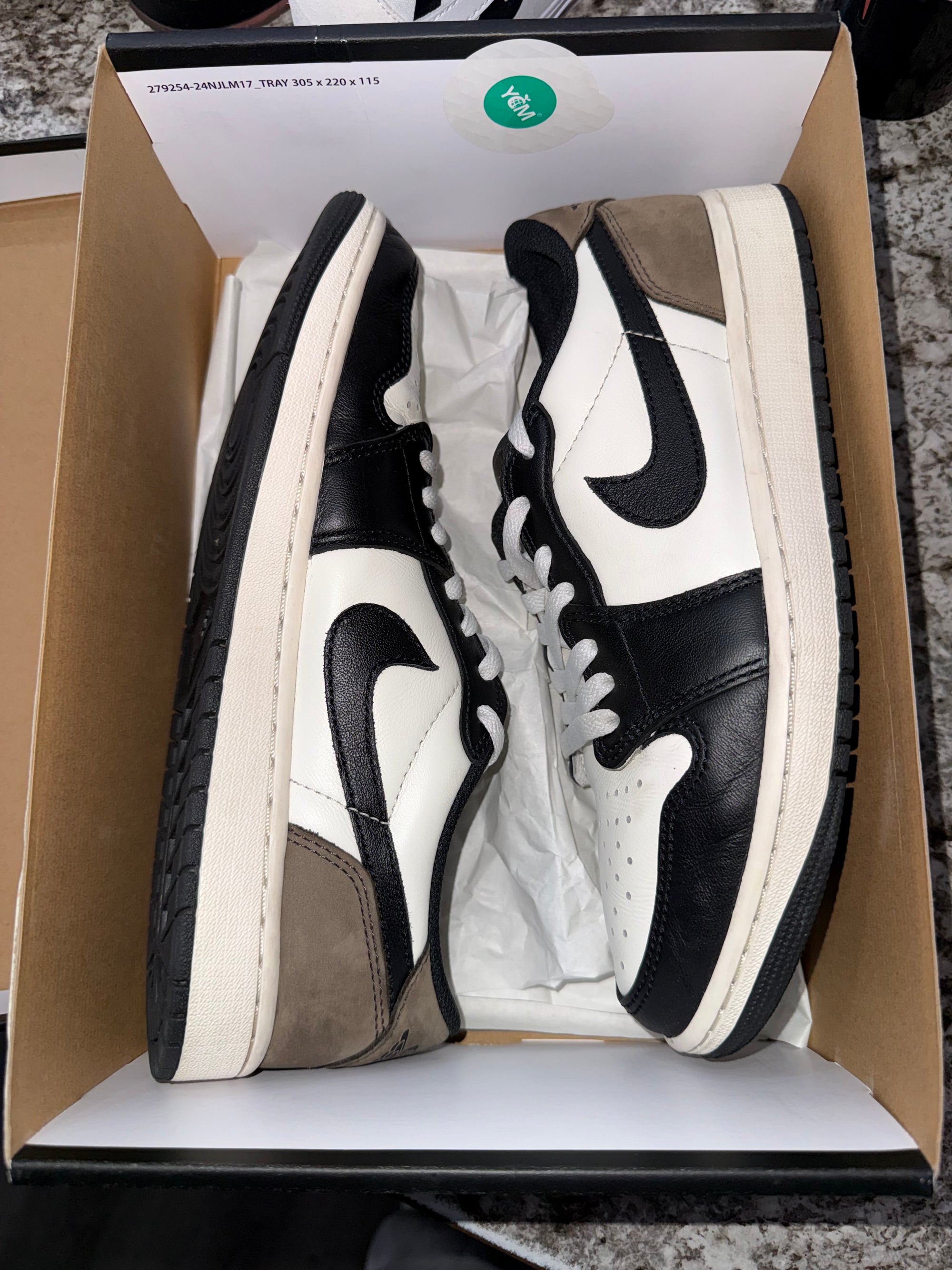 Jordan 1 Retro Low OG Mocha