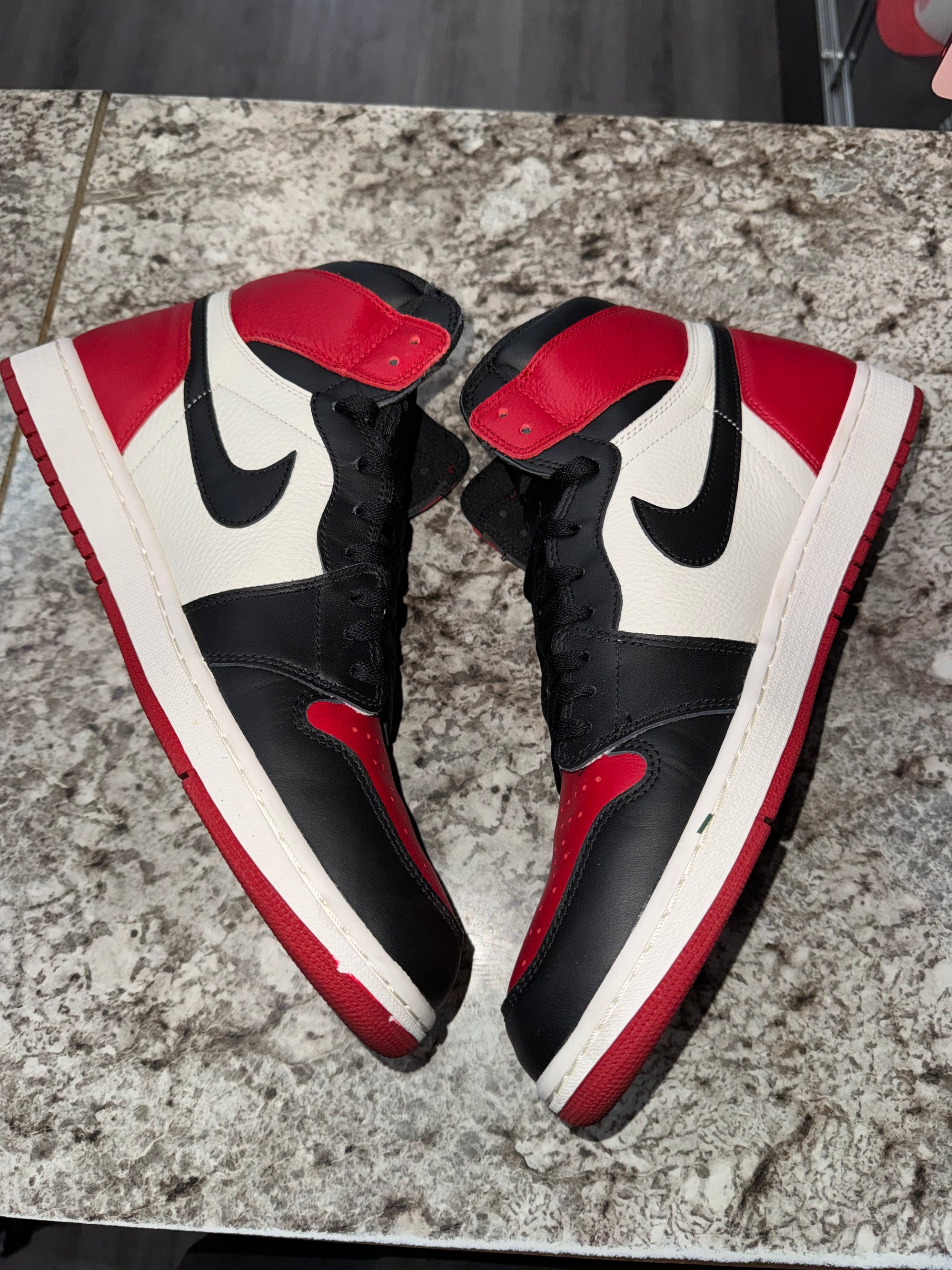 Jordan 1 Retro High Bred Toe