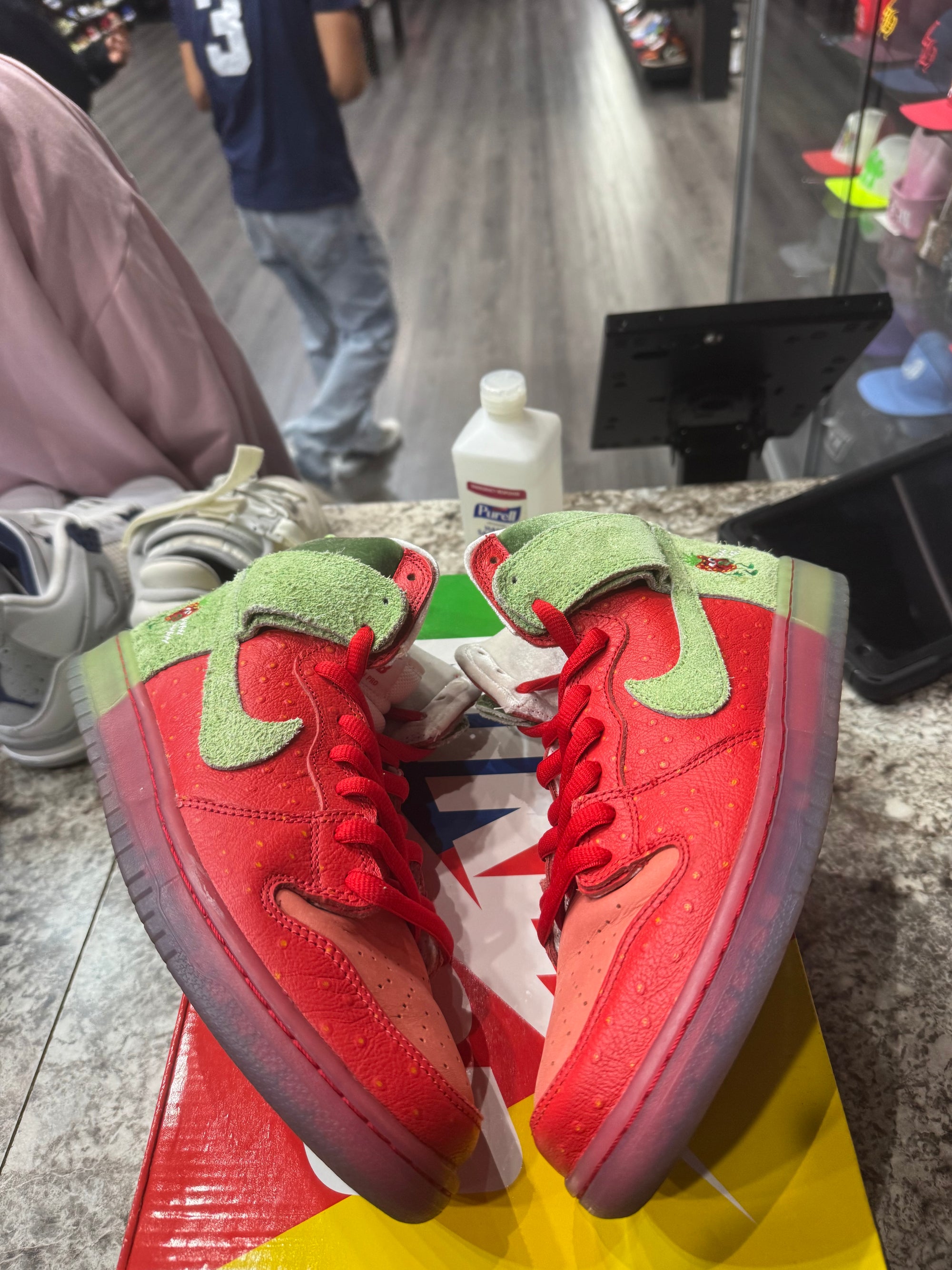 Nike SB Dunk High Strawberry Cough