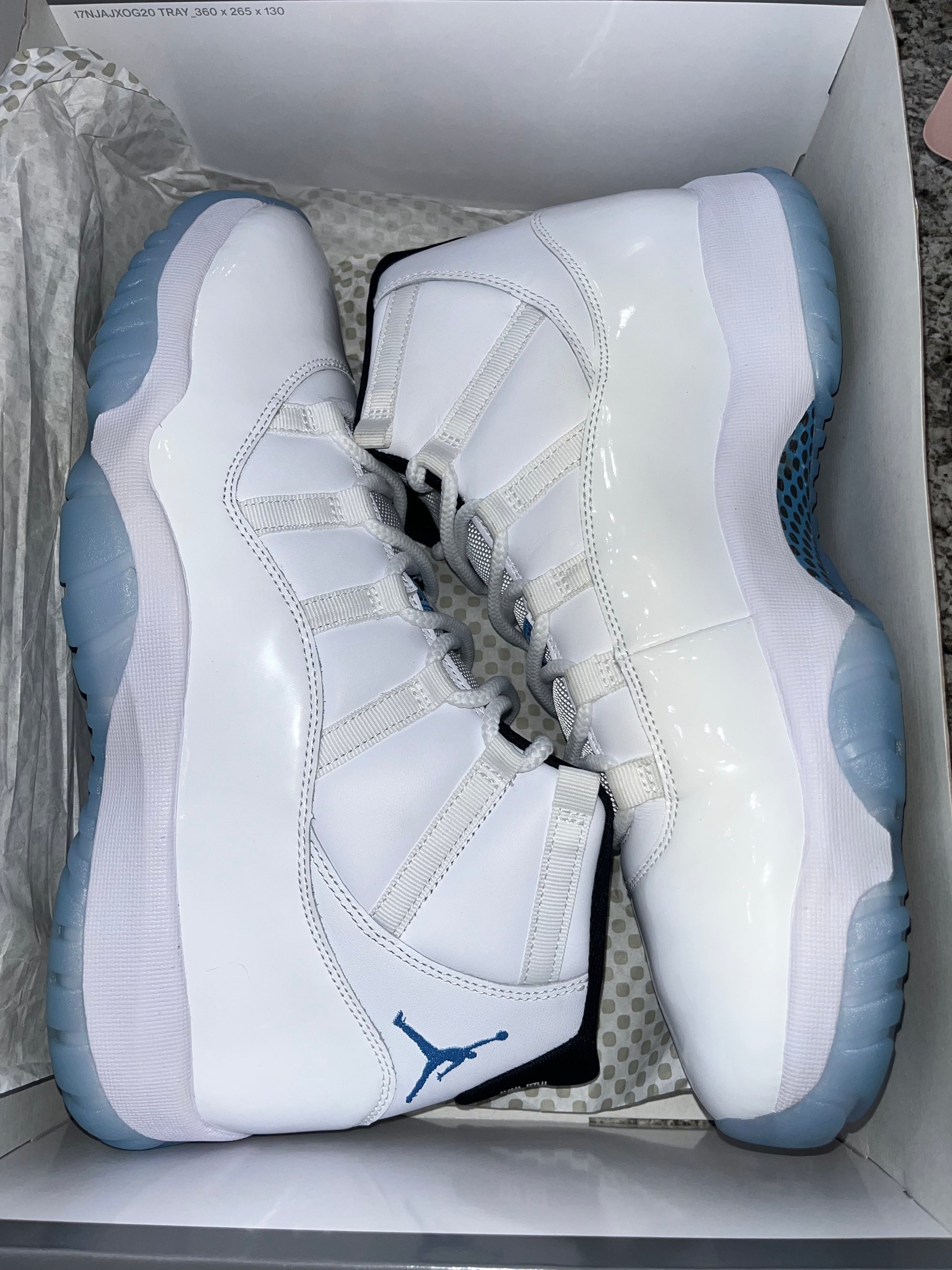 Jordan 11 Retro Legend Blue (2024)