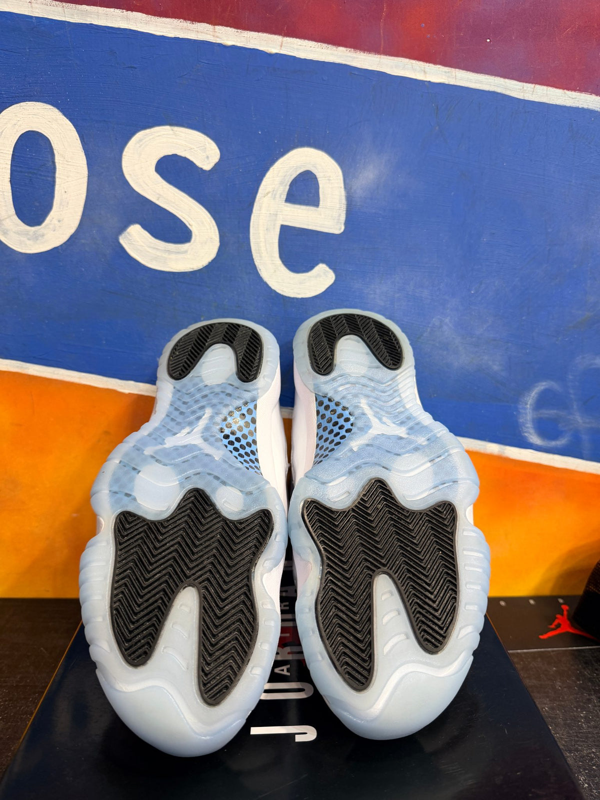 Jordan 11 Retro Legend Blue (2024)