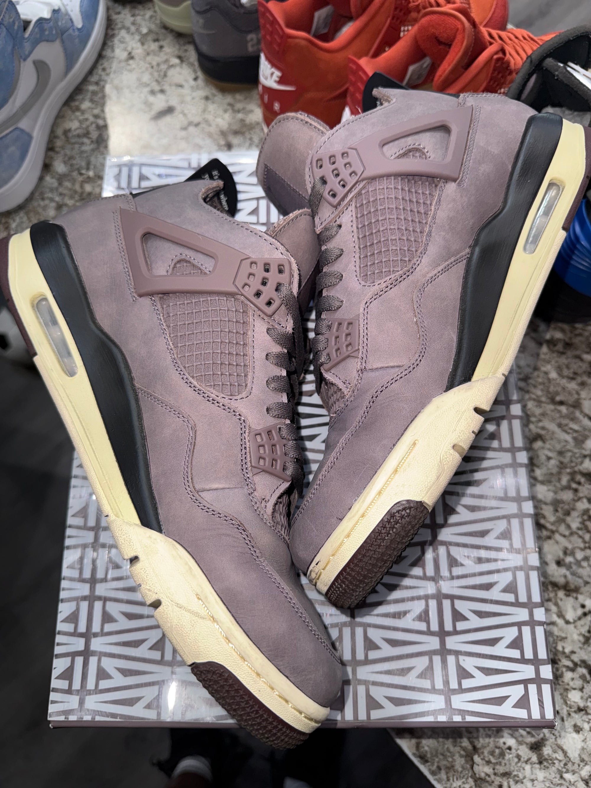 Jordan 4 Retro SP A Ma Maniére Violet Ore
