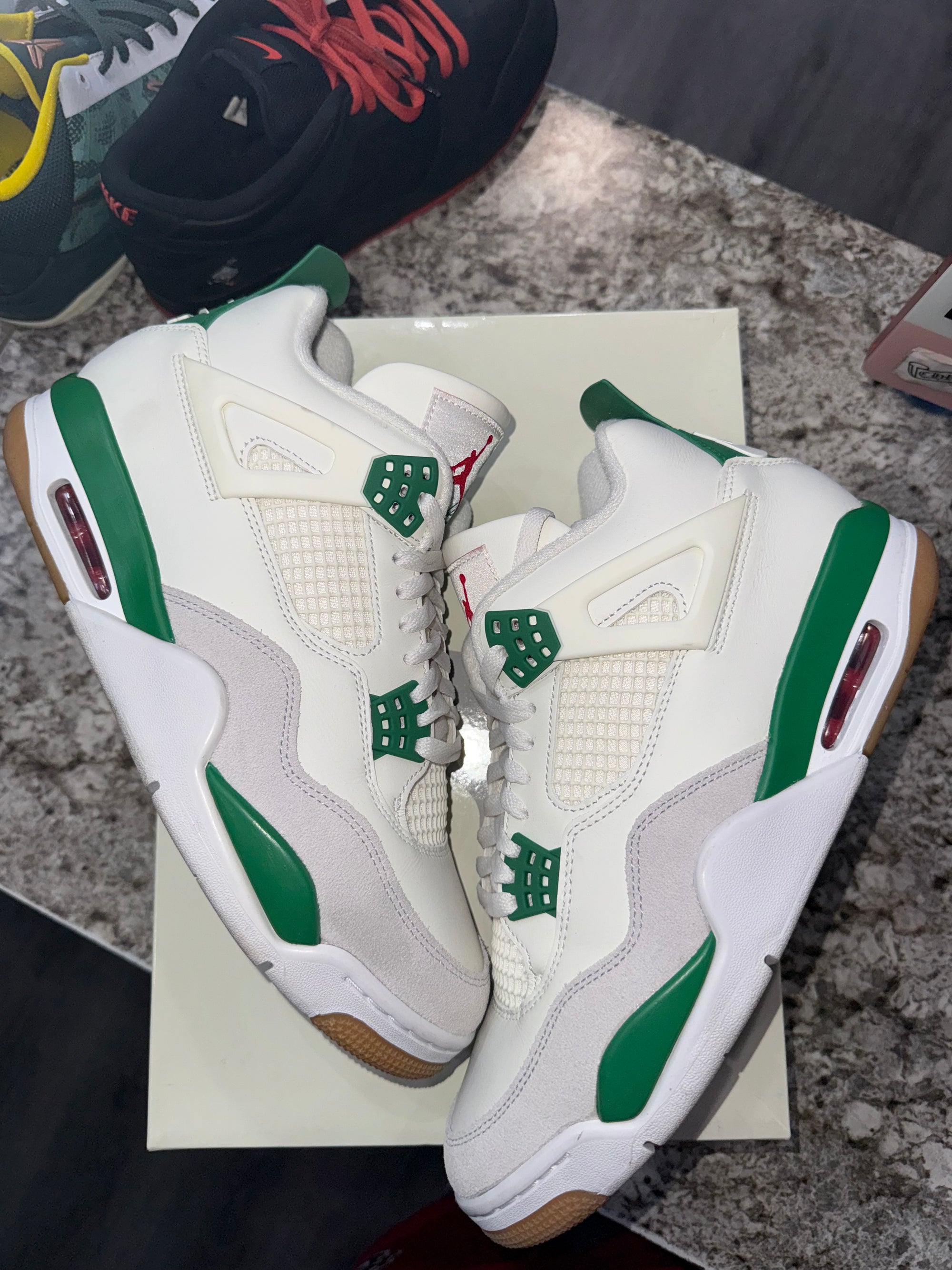 Jordan 4 Retro SB Pine Green